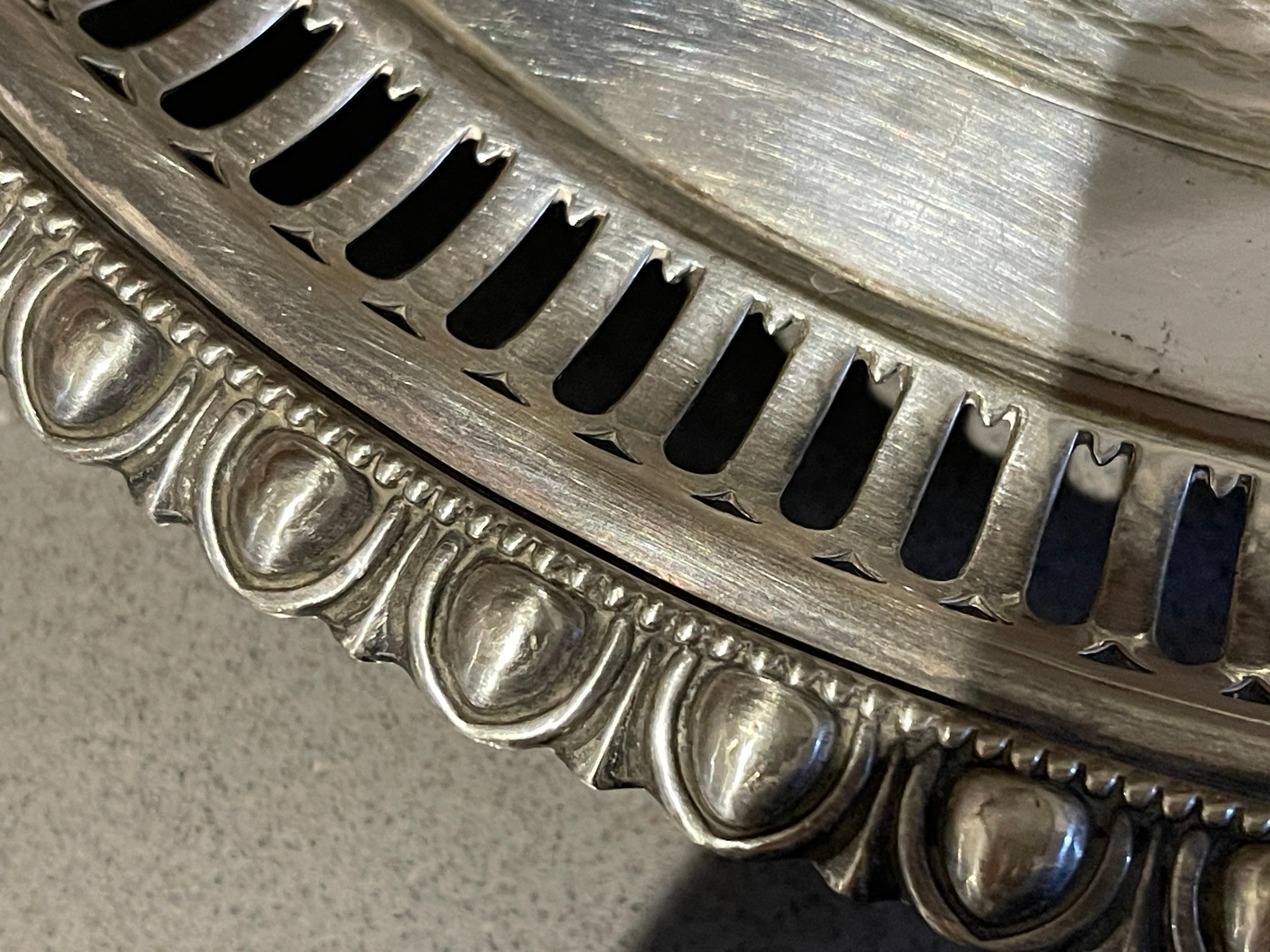 Large Antique Primrose Plate Silver Plated Serving Tray with Floral Decoration In Excellent Condition For Sale In Wembley, GB