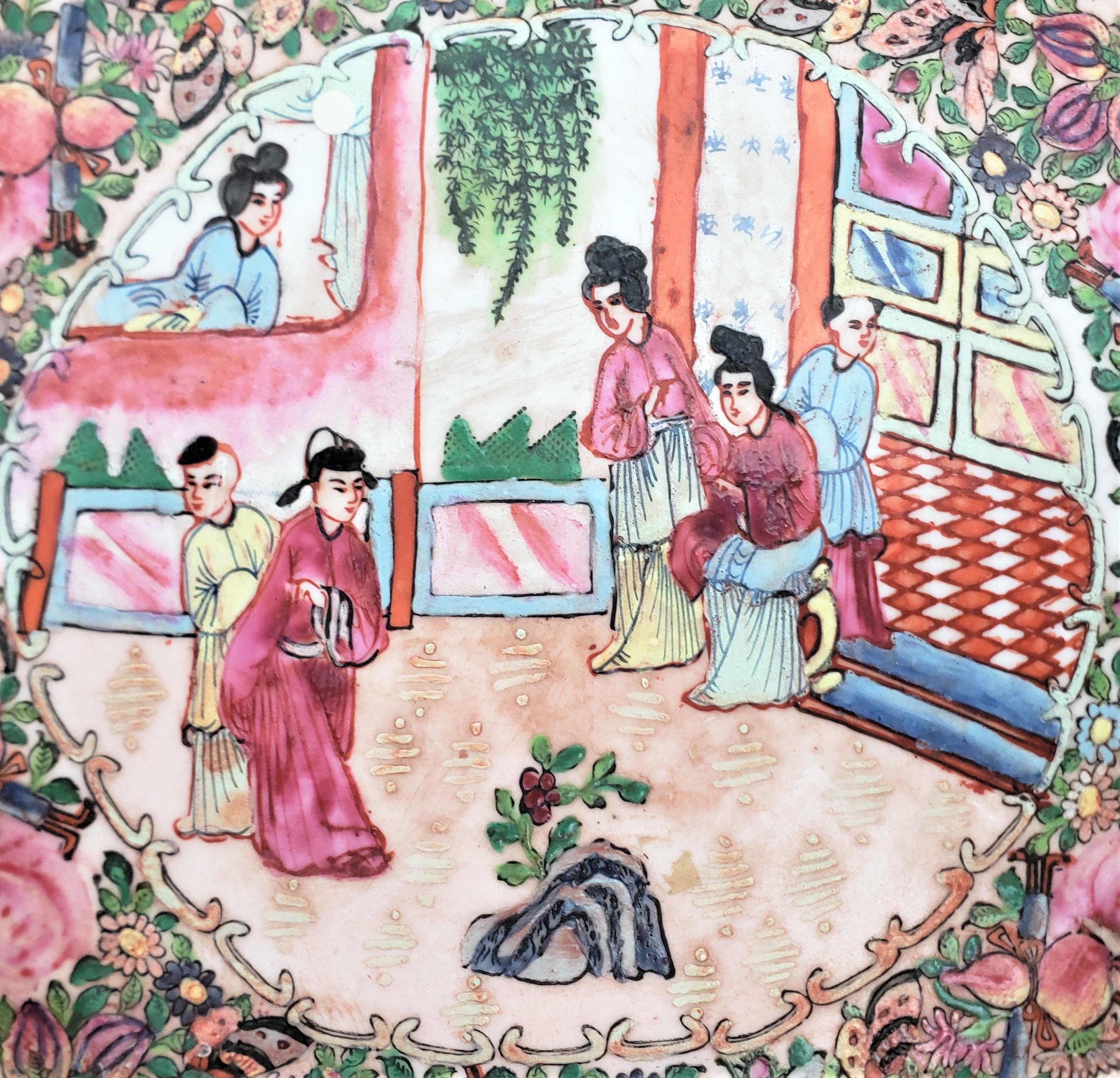 Große große antike Famille Rose Schale oder Untertasse aus der Qing-Dynastie, aufwendig handbemalt (Handgefertigt) im Angebot