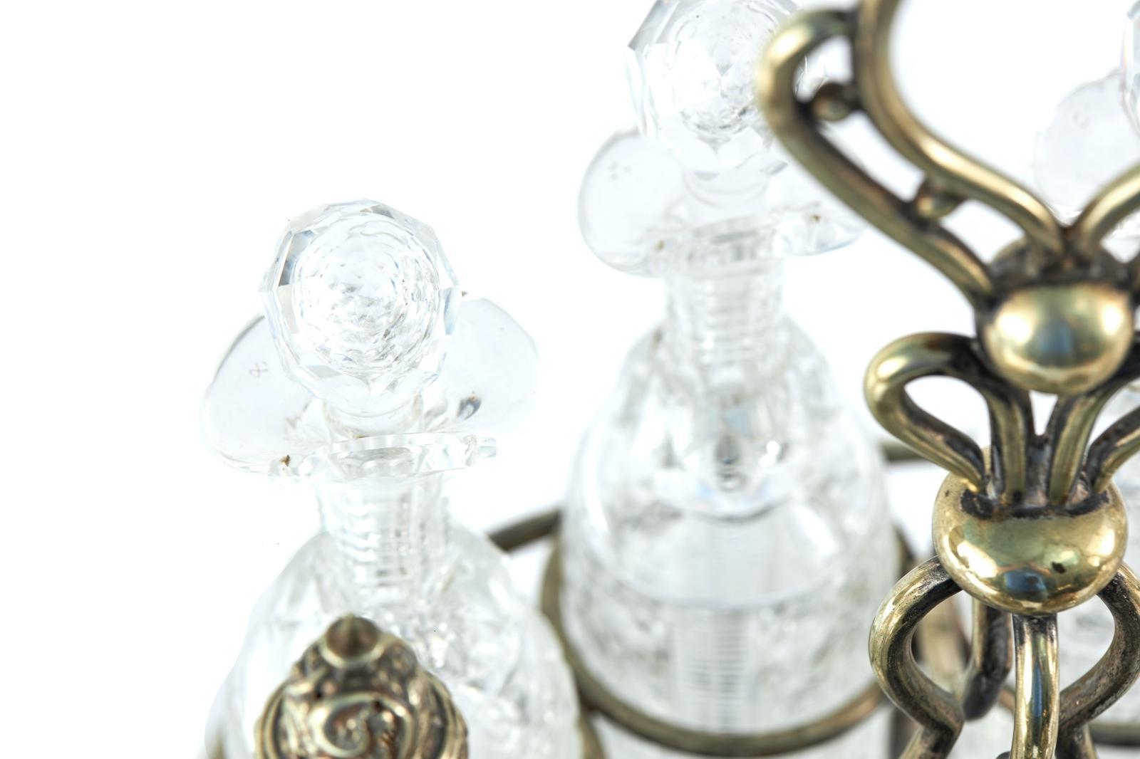 Grand ensemble de burettes ovales de qualité ancienne de 8 pièces en métal argenté en vente 1