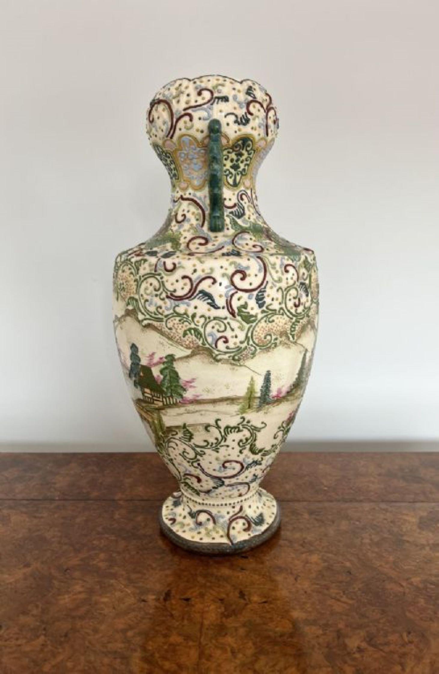 Large antique quality Satsuma vase  In Good Condition For Sale In Ipswich, GB