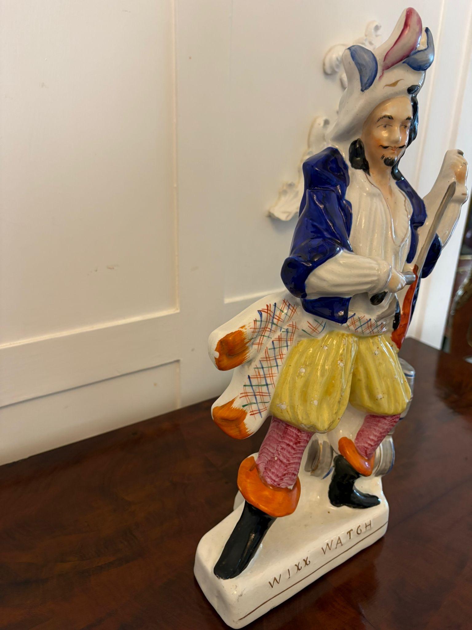 XIX secolo Grande figura antica di qualità dello Staffordshire con retro piatto di Will Watch Contrabbandiere in vendita
