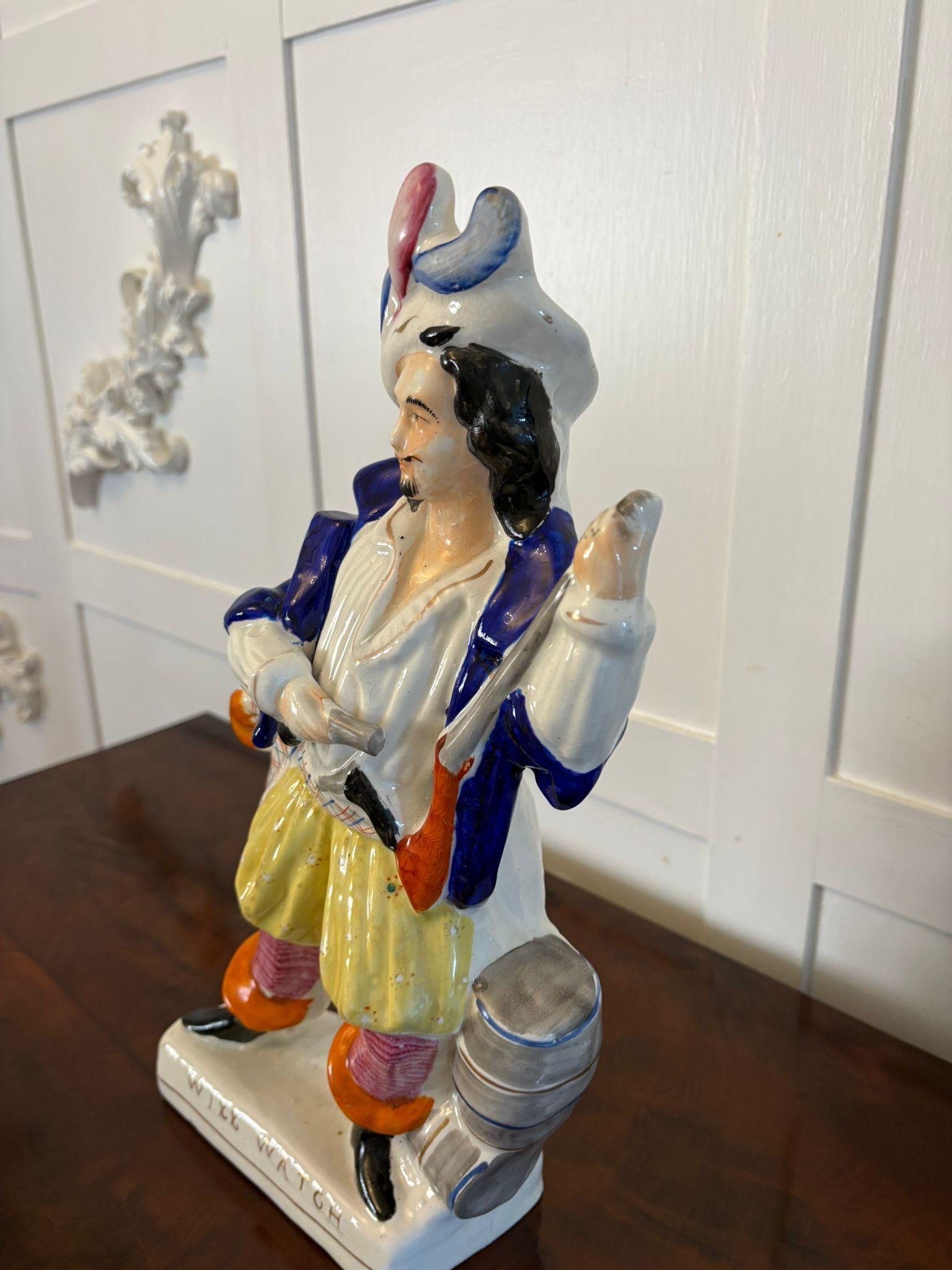 Ceramica Grande figura antica di qualità dello Staffordshire con retro piatto di Will Watch Contrabbandiere in vendita