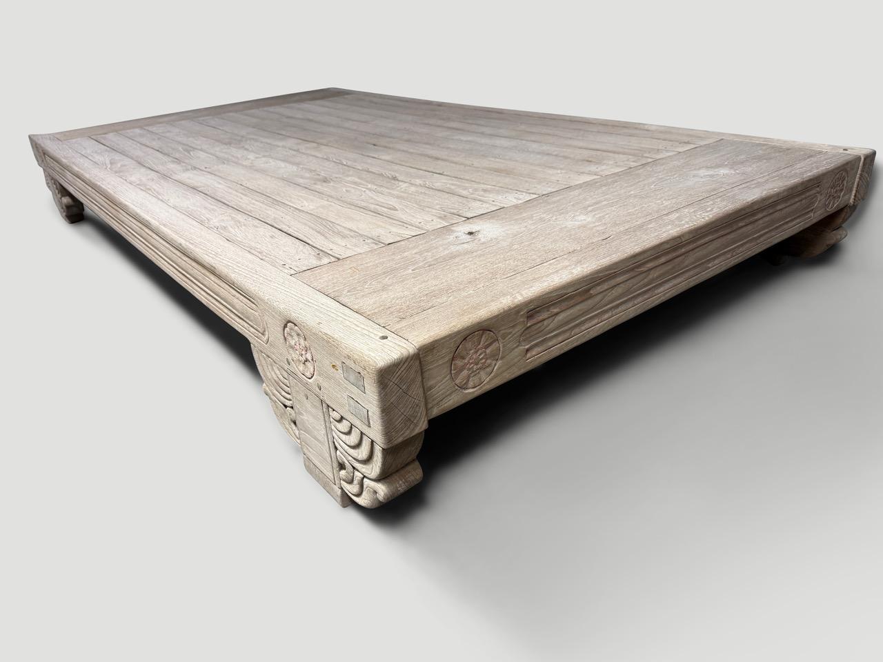 Large Antique Rare Day Bed In Excellent Condition For Sale In New York, NY