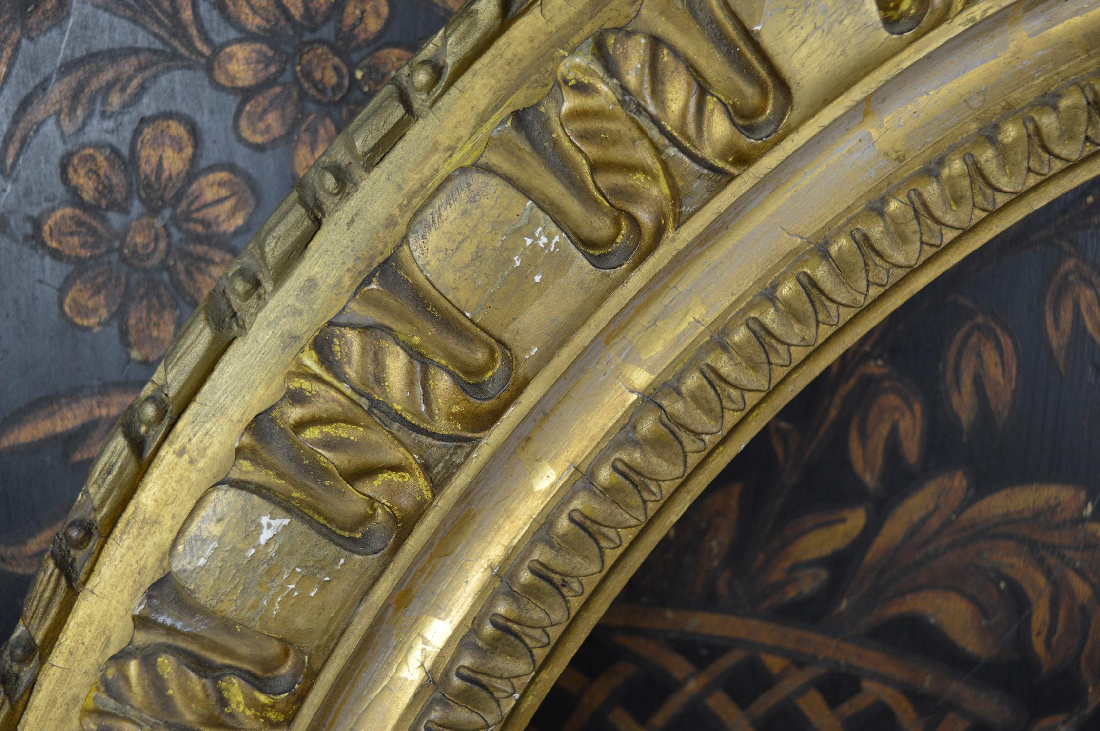 Doré Grand cadre de vitrail ovale doré d'époque Régence en vente