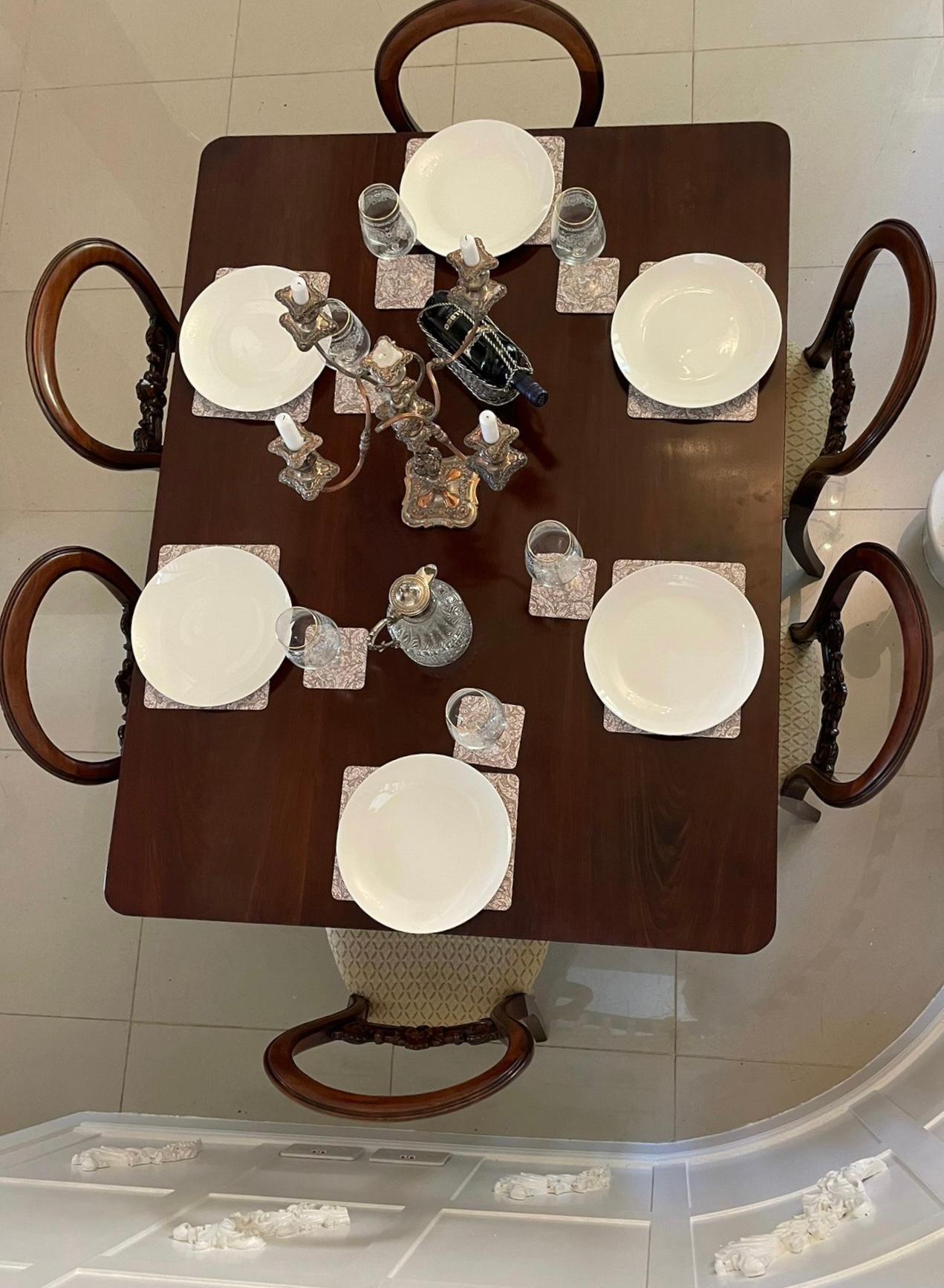 XIXe siècle Grande Regency ancienne  Table de salle à manger en acajou figuré de qualité exceptionnelle en vente