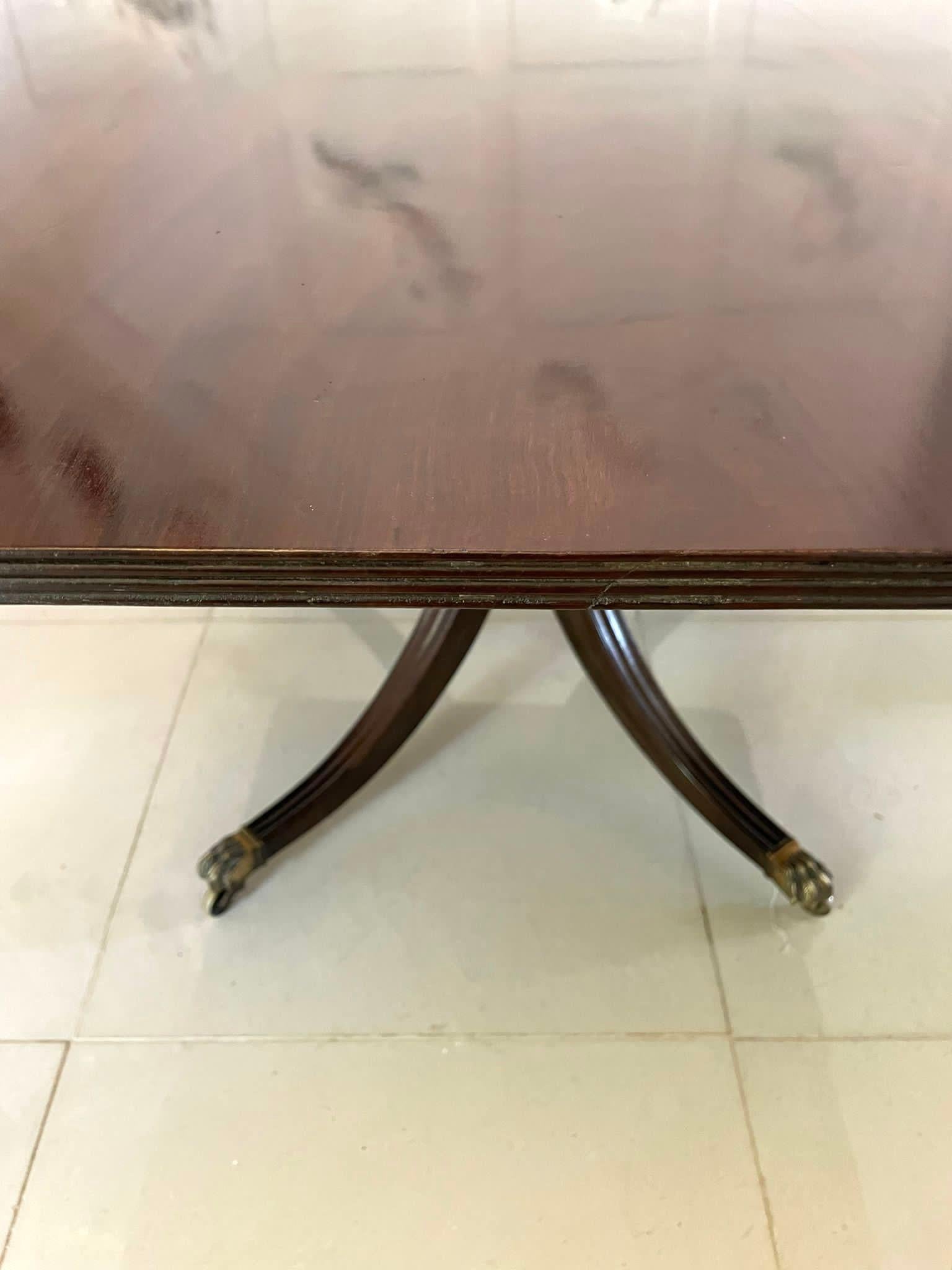 Large Antique Regency Outstanding Quality Figured Mahogany Dining Table For Sale 1
