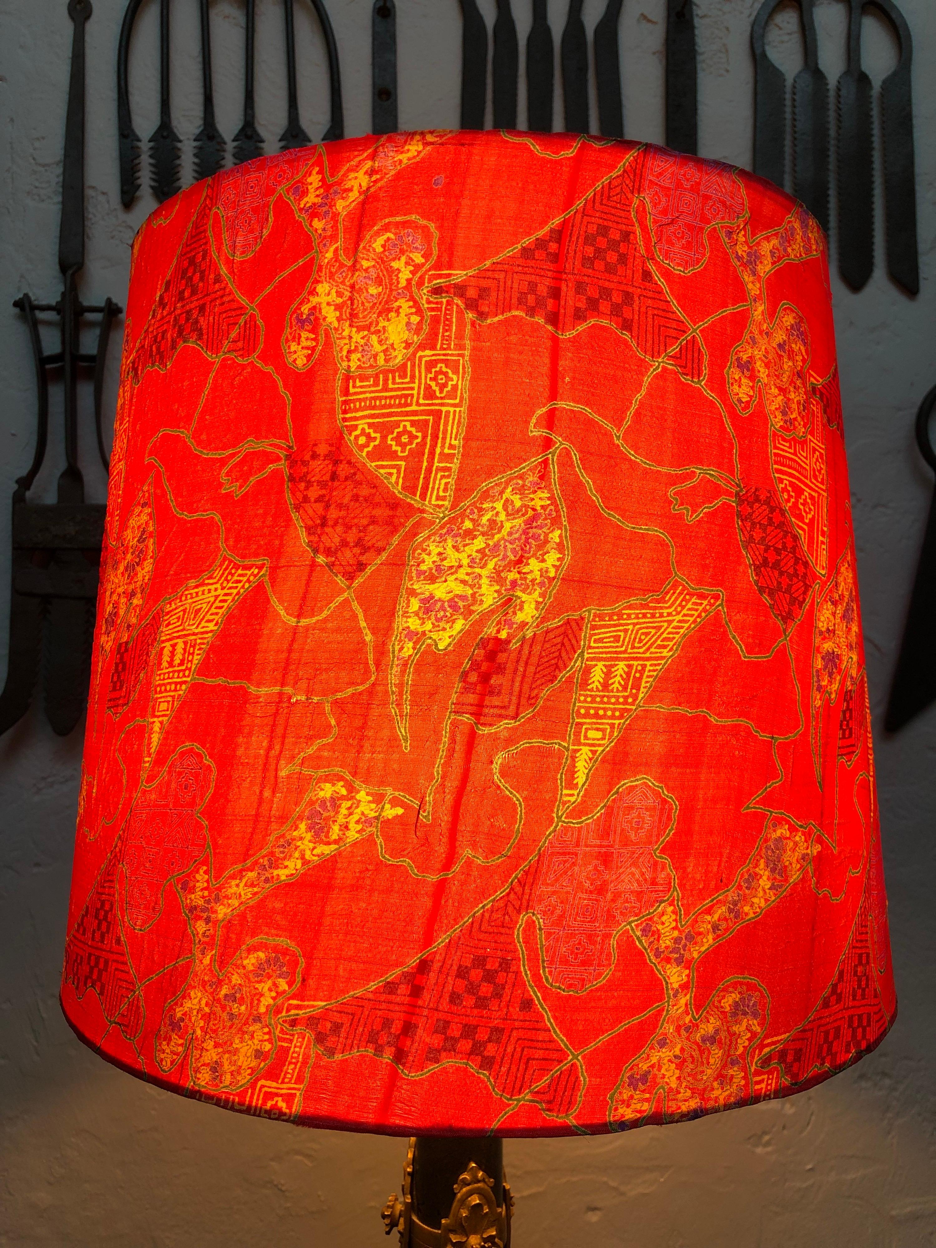 Grande lampe de table Antiquities Regency en laiton et marbre noir poli Bon état - En vente à Søborg, DK
