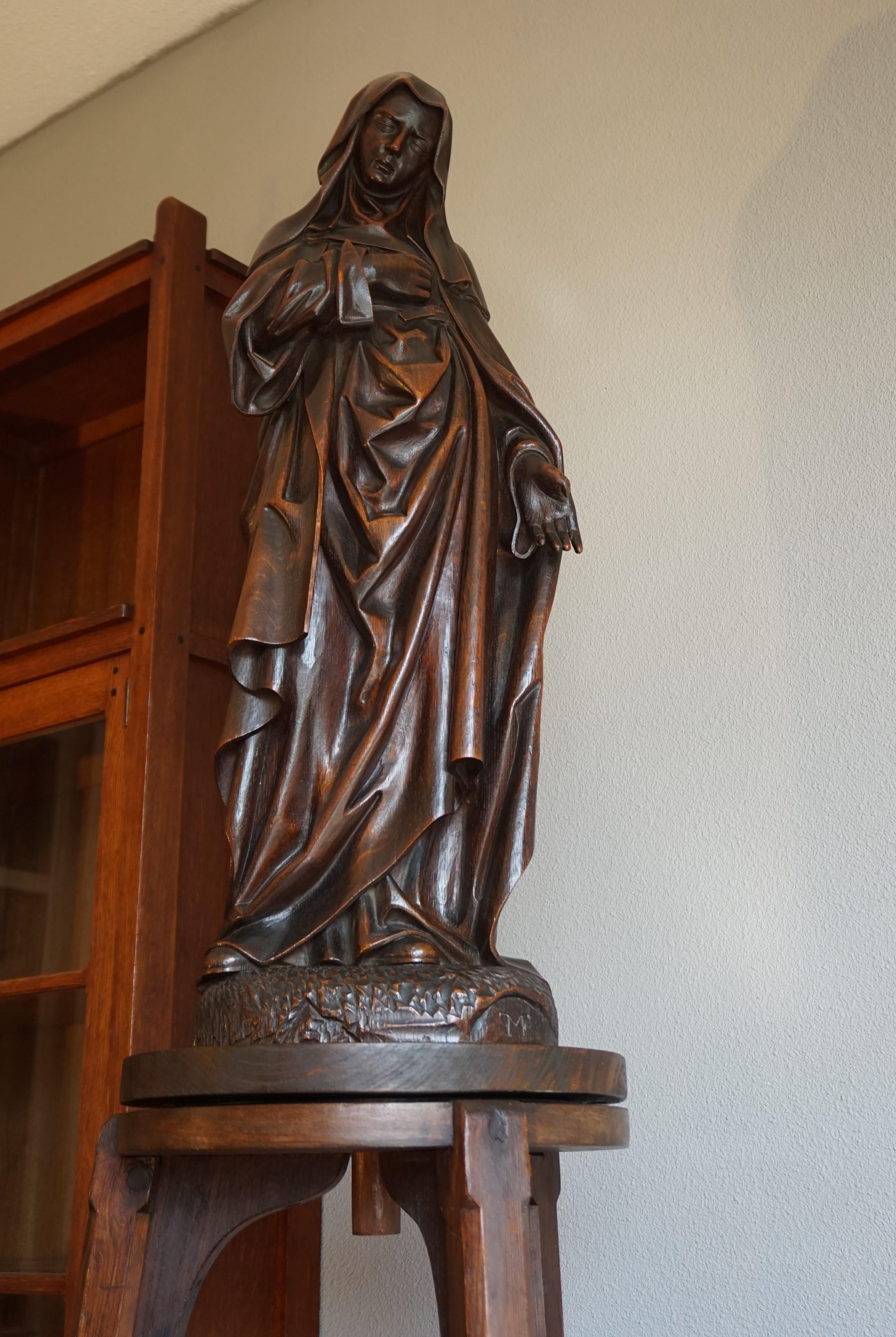 mary in mourning sculpture