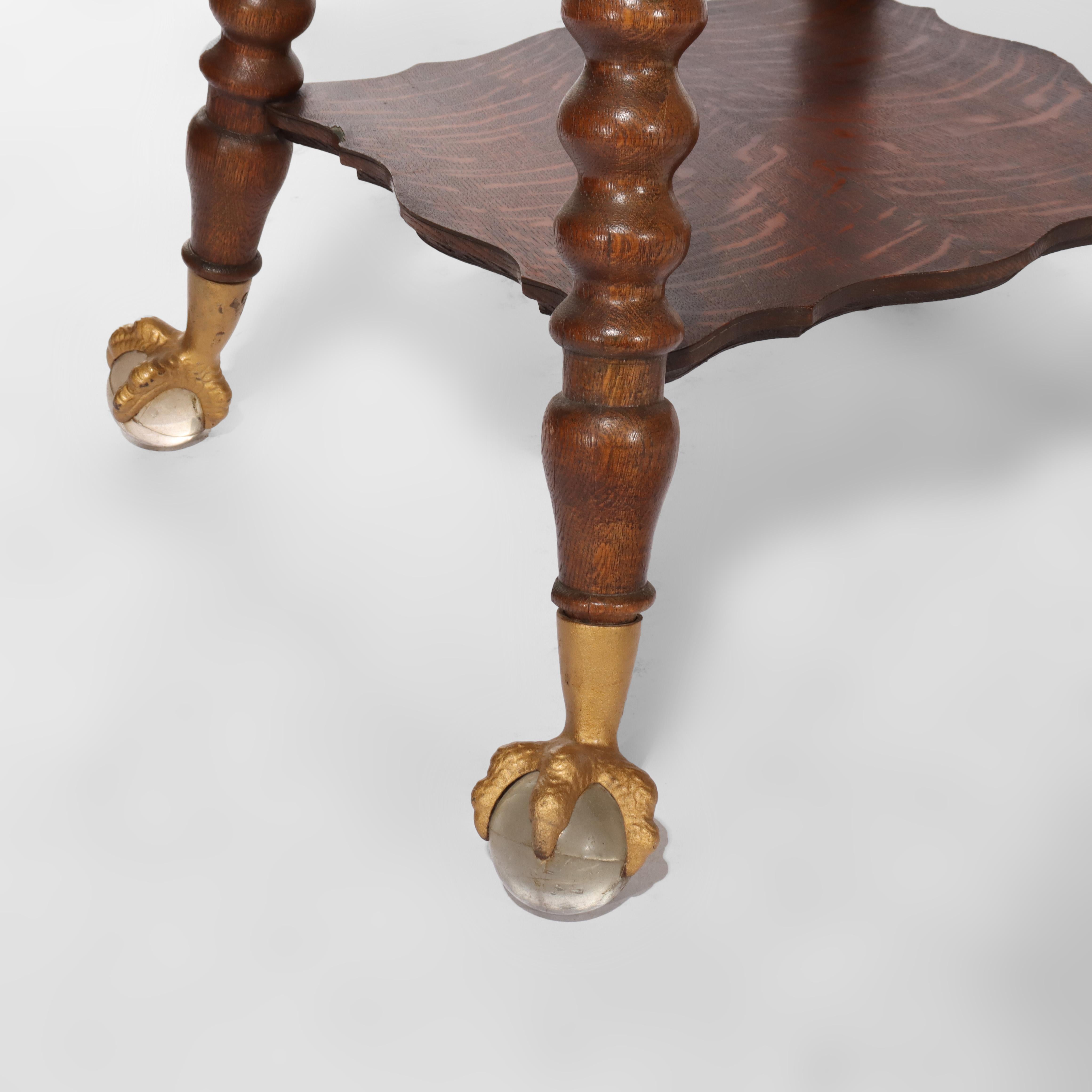 Grande table de lampe ancienne en chêne sculpté de l'école RJ Horner, avec pieds en cristal et dorés Bon état - En vente à Big Flats, NY