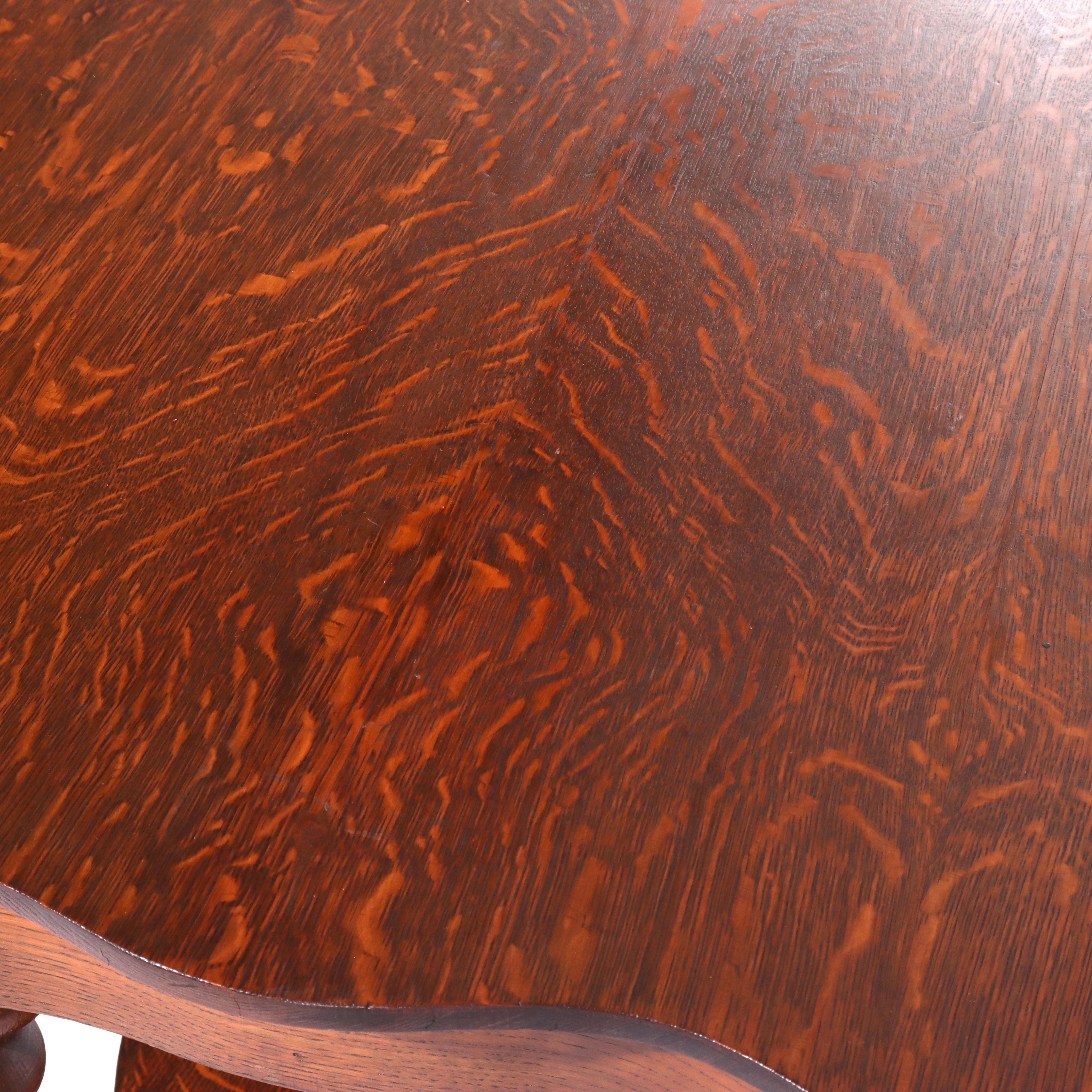 Grande table de lampe ancienne en chêne sculpté de l'école RJ Horner, avec pieds en cristal et dorés en vente 1