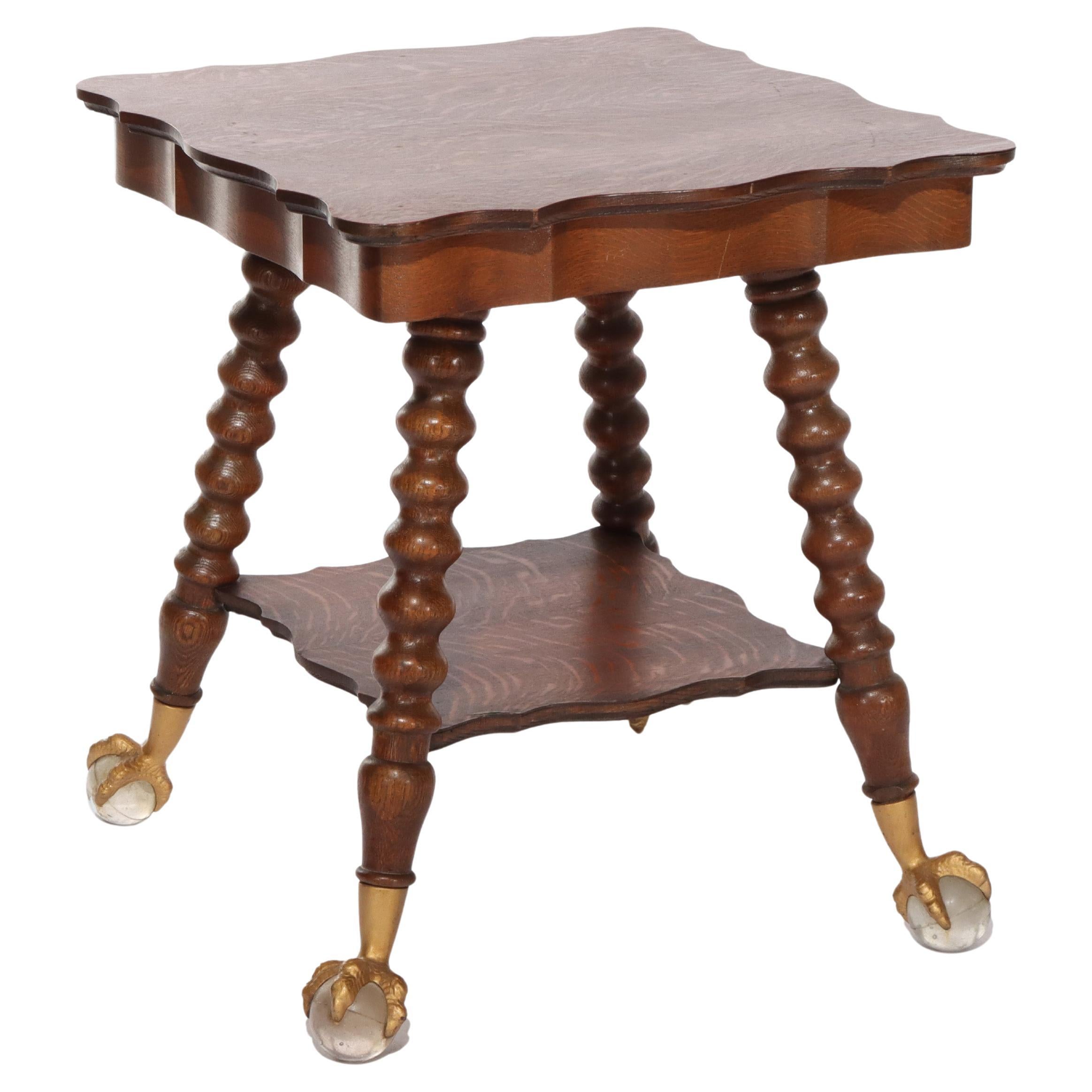 Grande table de lampe ancienne en chêne sculpté de l'école RJ Horner, avec pieds en cristal et dorés en vente