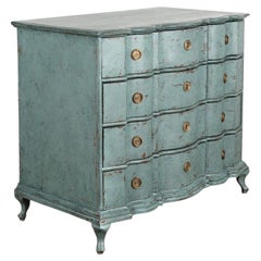 Grande commode rococo ancienne en chêne avec finition peinte en bleu vers 1800