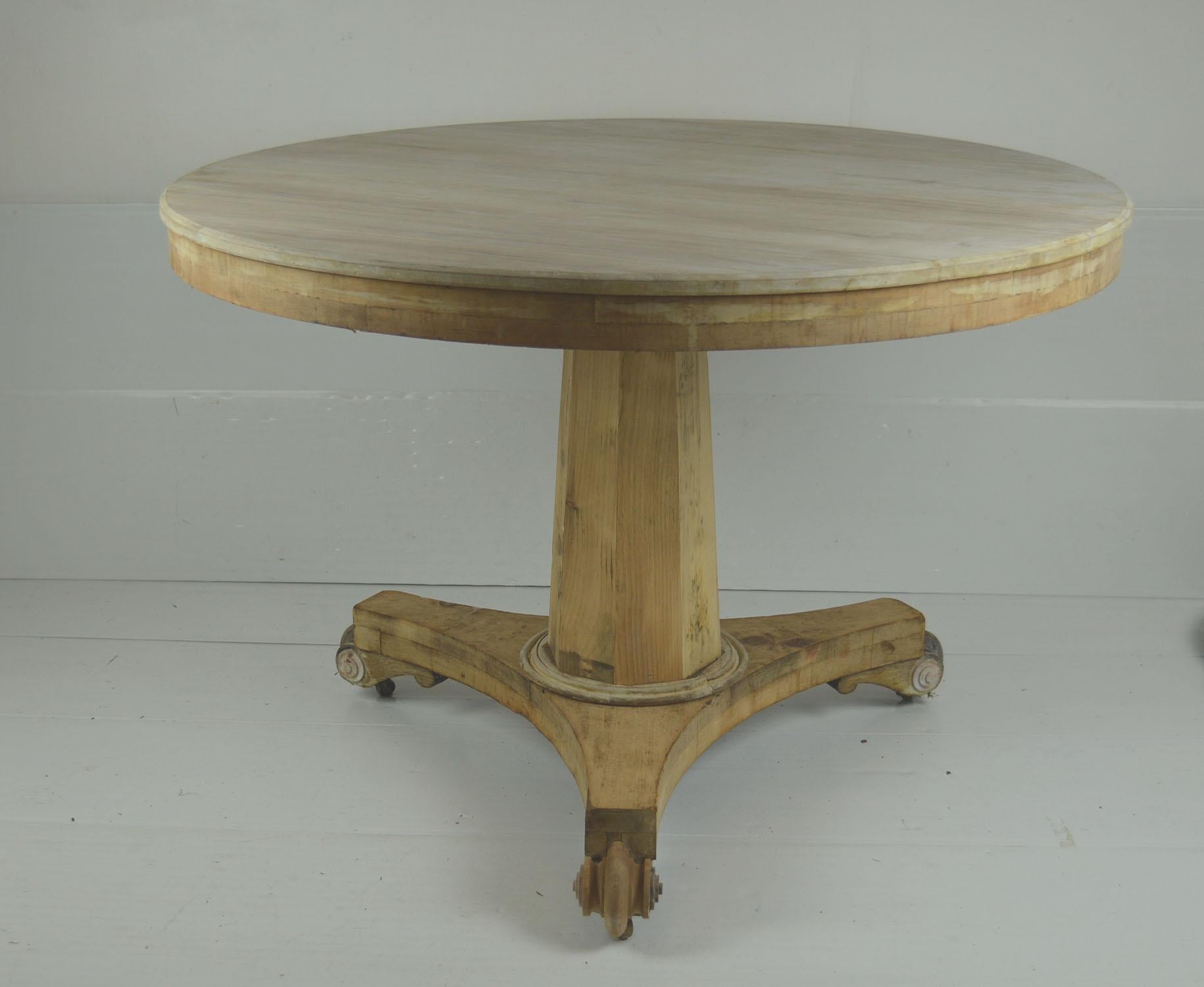 Large Antique Round Bleached Mahogany and Pine Table In Good Condition In St Annes, Lancashire