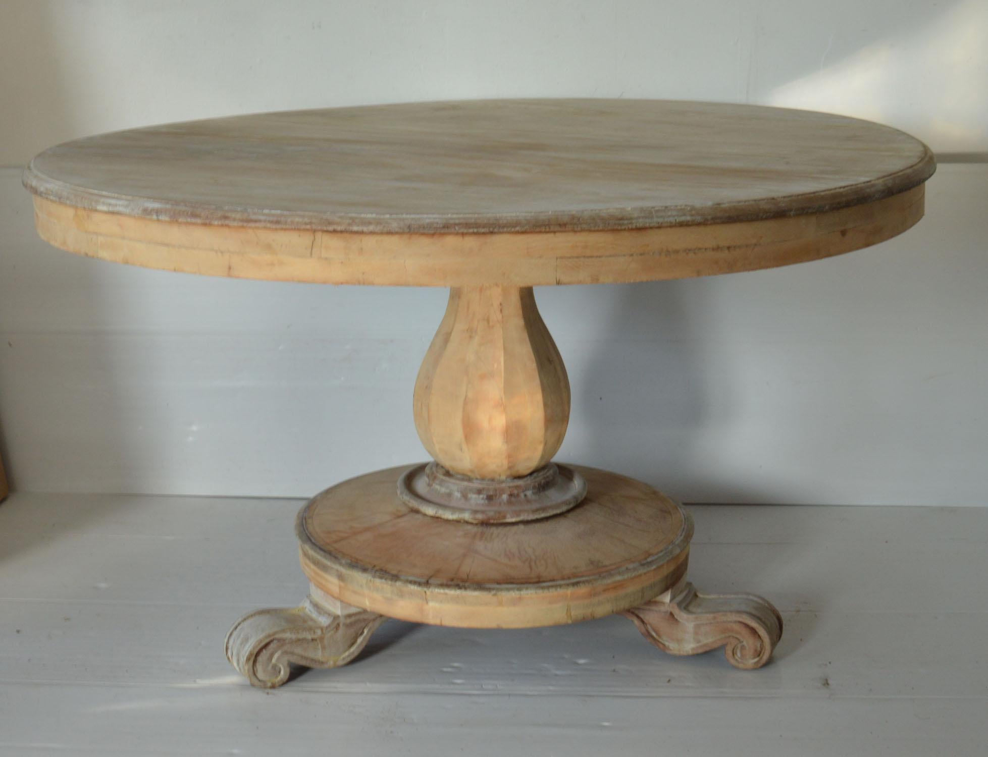 Large Antique Round Bleached Mahogany and Pine Table in Palladian Style In Good Condition In St Annes, Lancashire