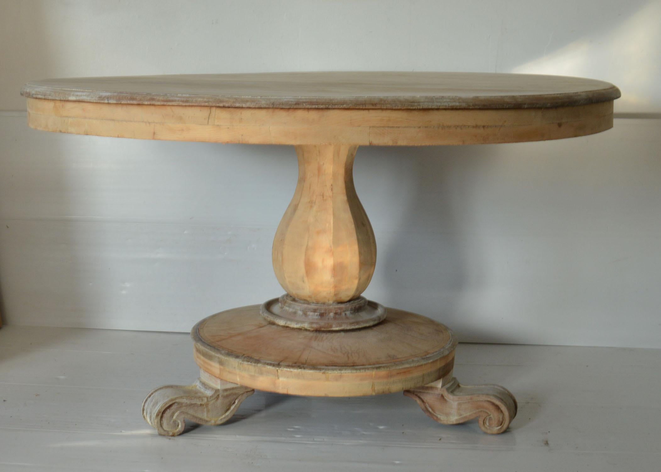 Mid-19th Century Large Antique Round Bleached Mahogany and Pine Table in Palladian Style