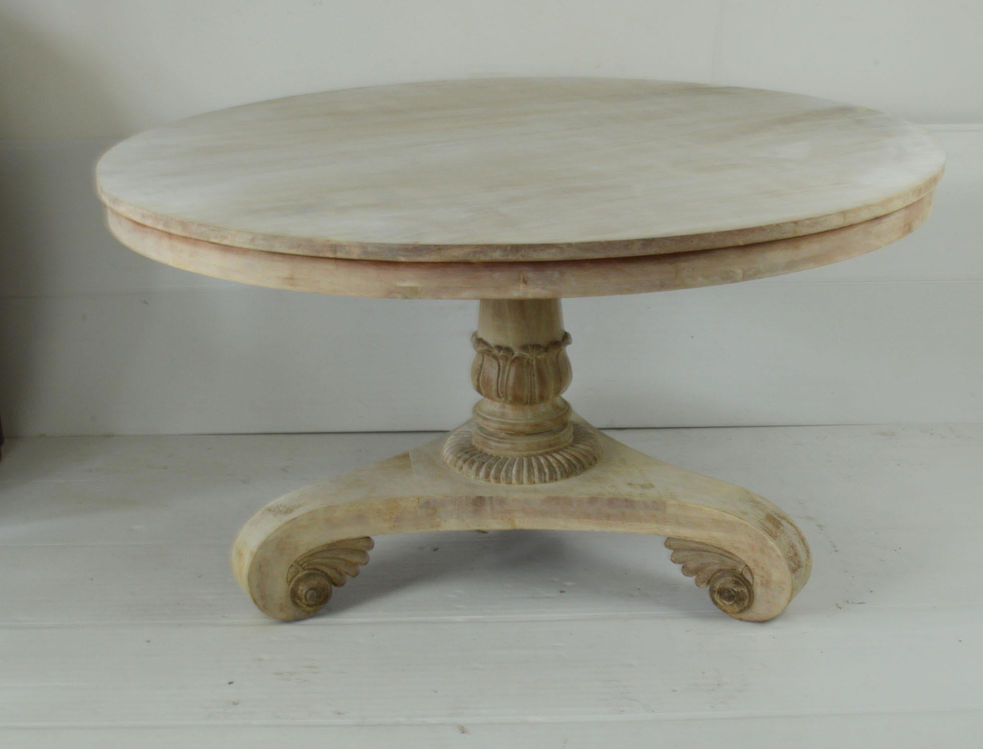 Mid-19th Century Large Antique Round Bleached Mahogany Table in Palladian Style