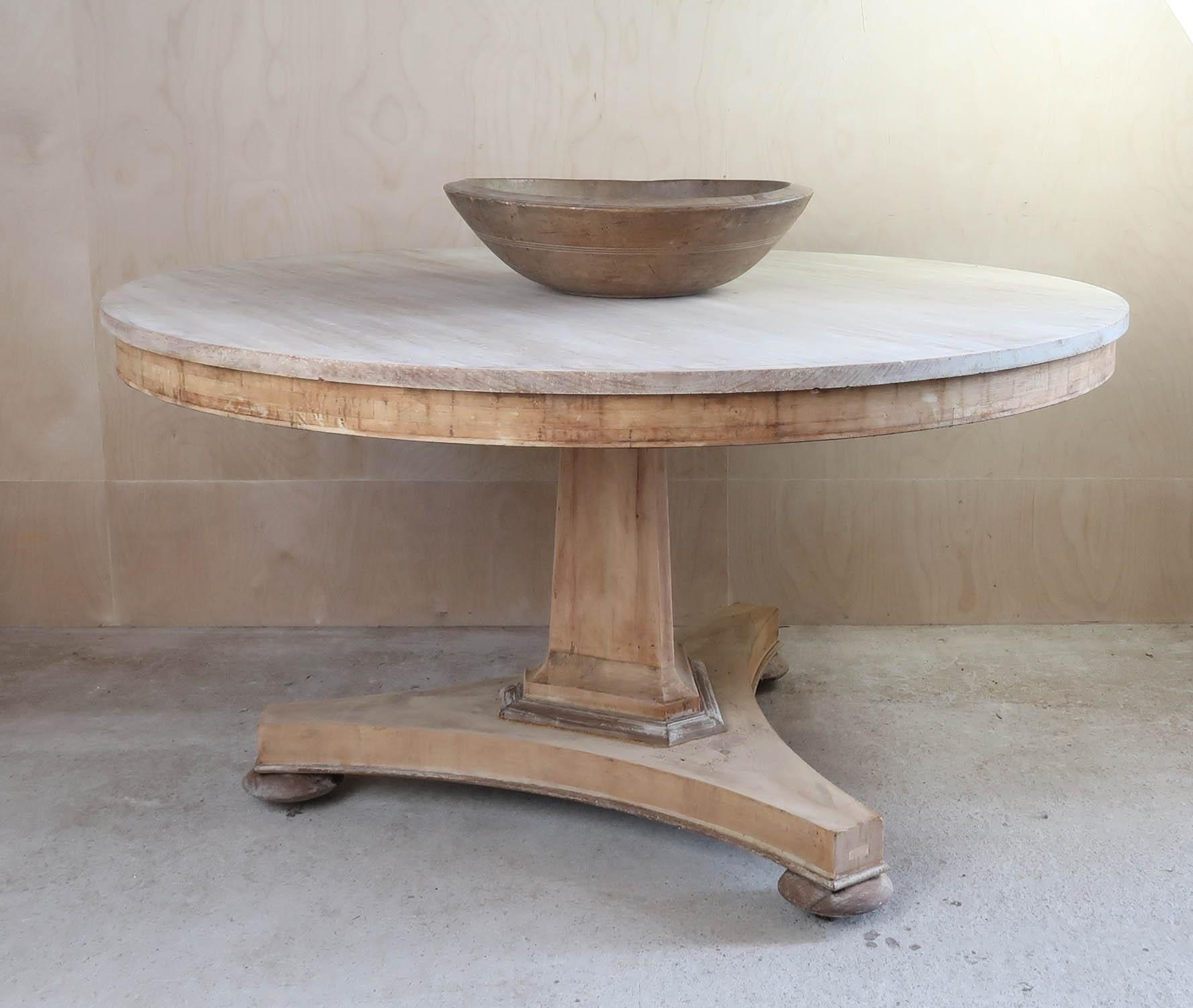 Large Antique Round Bleached Table in Palladian Style. English C.1835 In Good Condition In St Annes, Lancashire