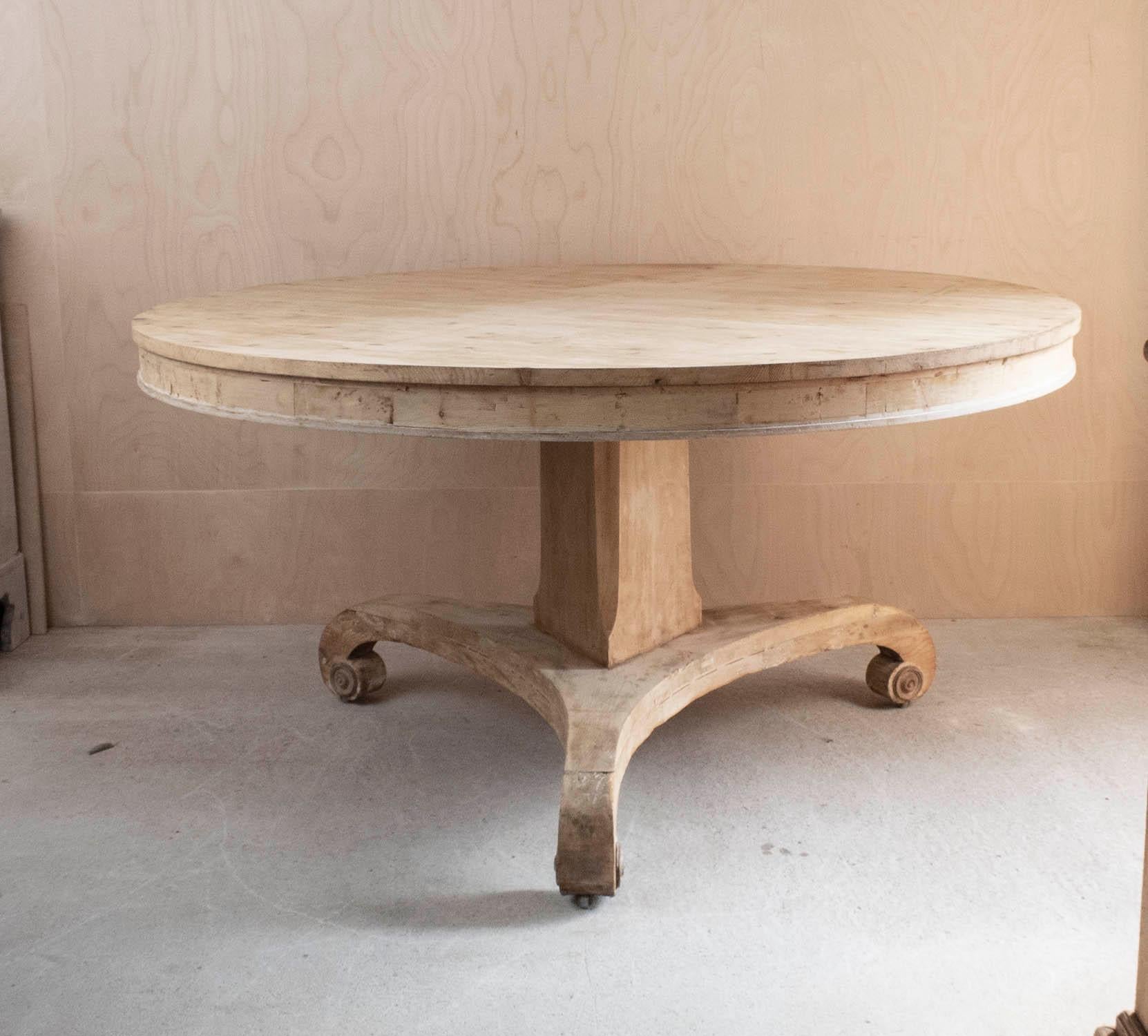 Large Antique Round Pine Table in Palladian Style. English C.1835 For Sale 8