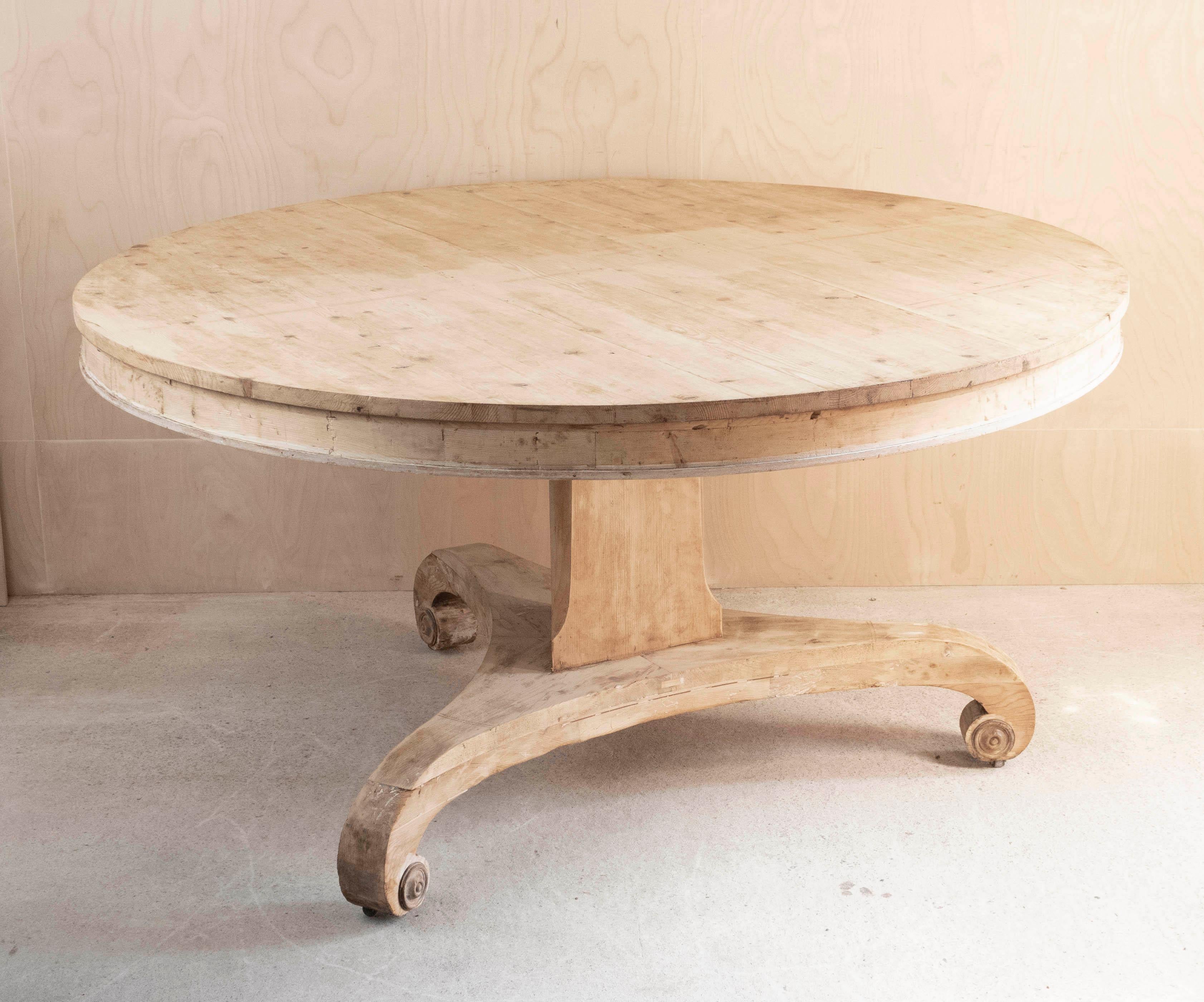 Other Large Antique Round Pine Table in Palladian Style. English C.1835 For Sale