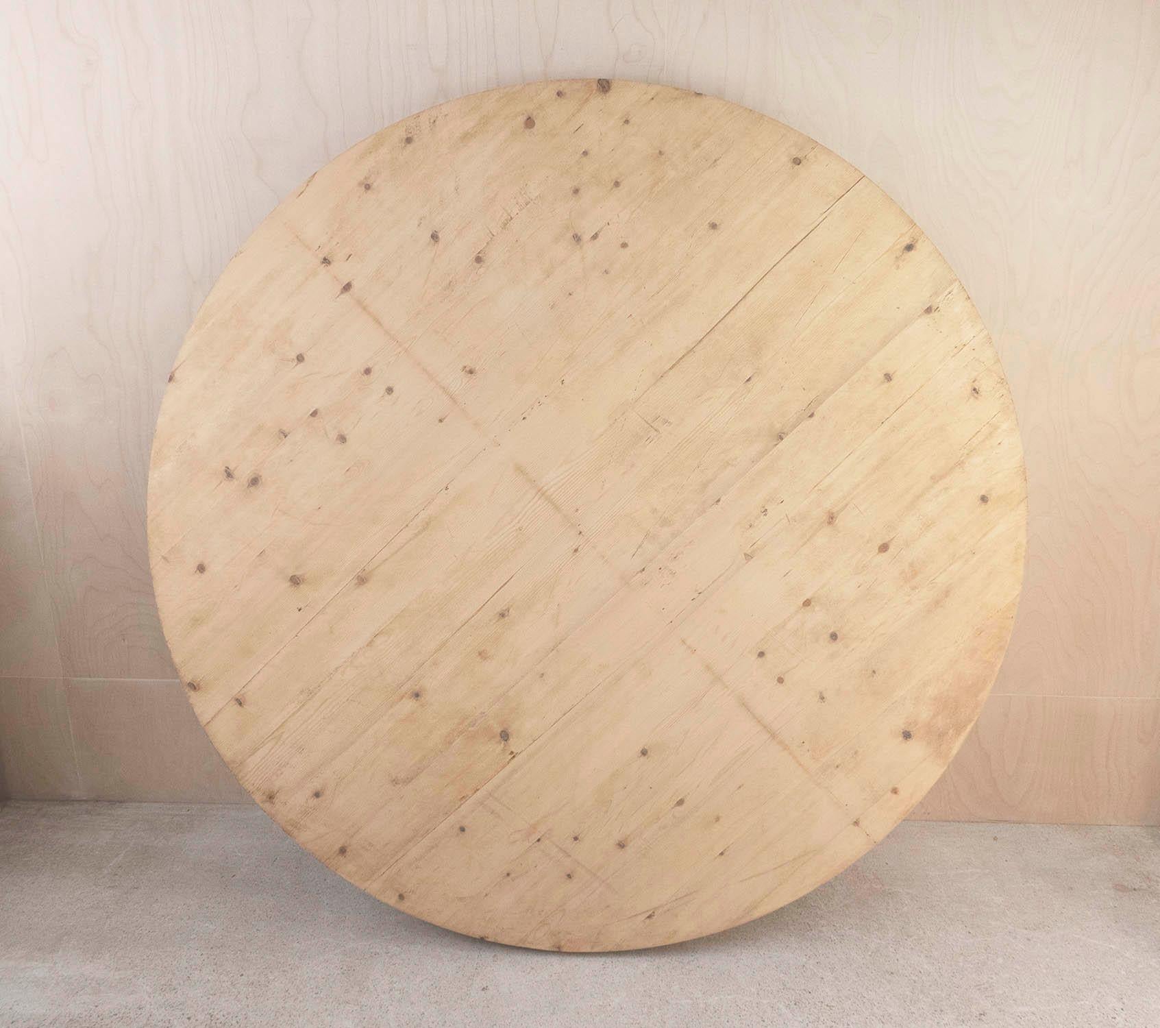 Large Antique Round Pine Table in Palladian Style. English C.1835 In Good Condition For Sale In St Annes, Lancashire