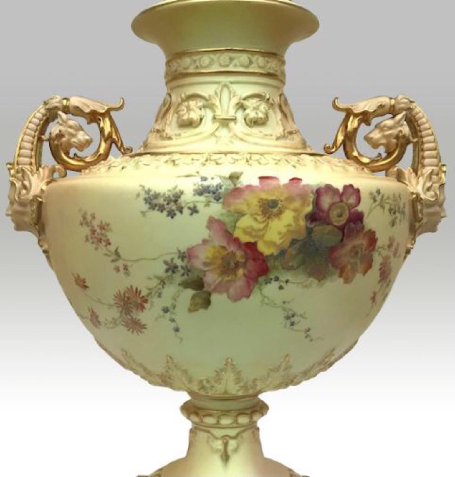 Late 19th Century Large Antique Royal Worcester Blush Ivory Porcelain Vase and Cover For Sale