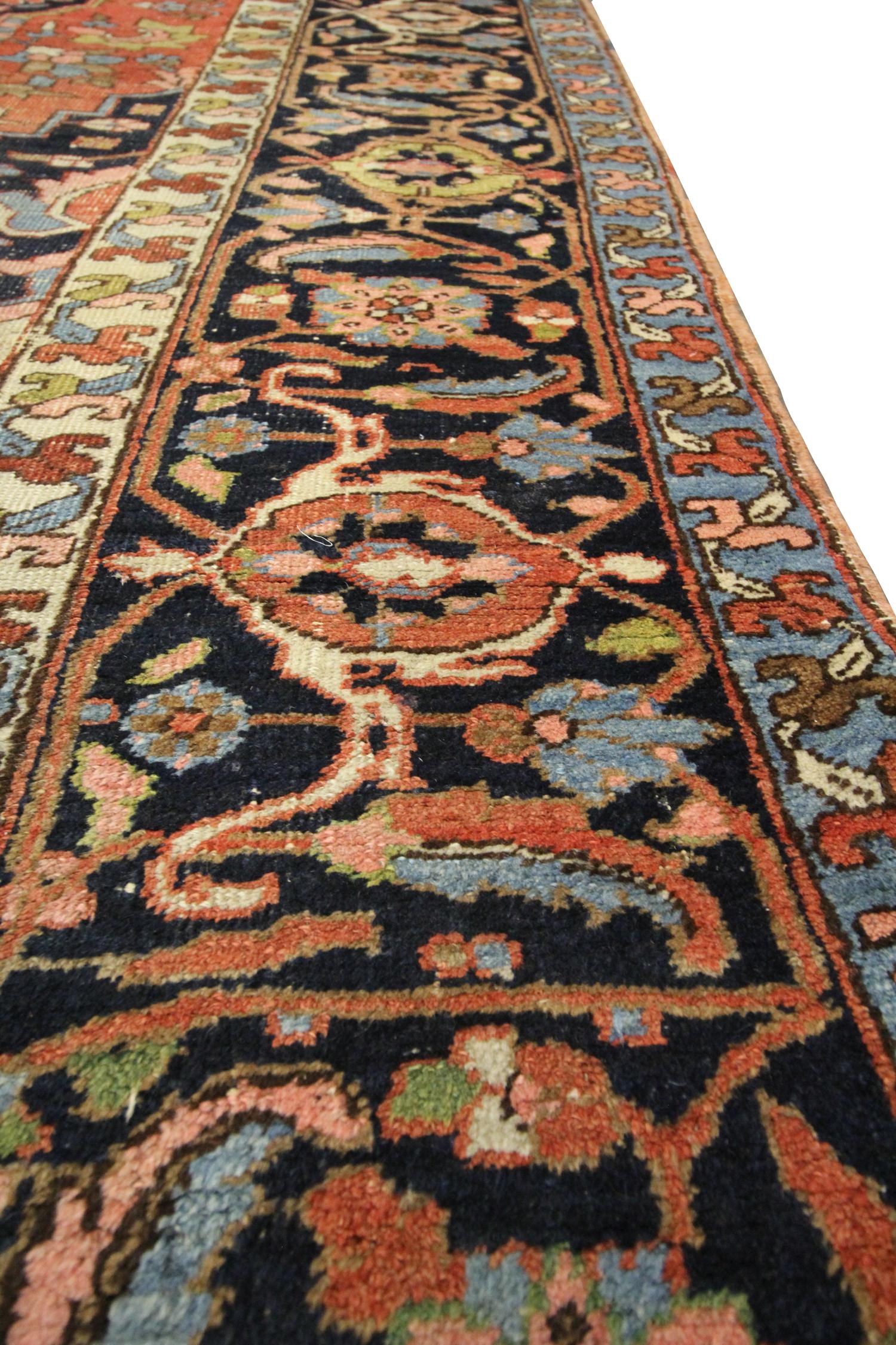 Large Antique Rugs Oriental Carpet Handwoven Traditional  Wool For Sale 3