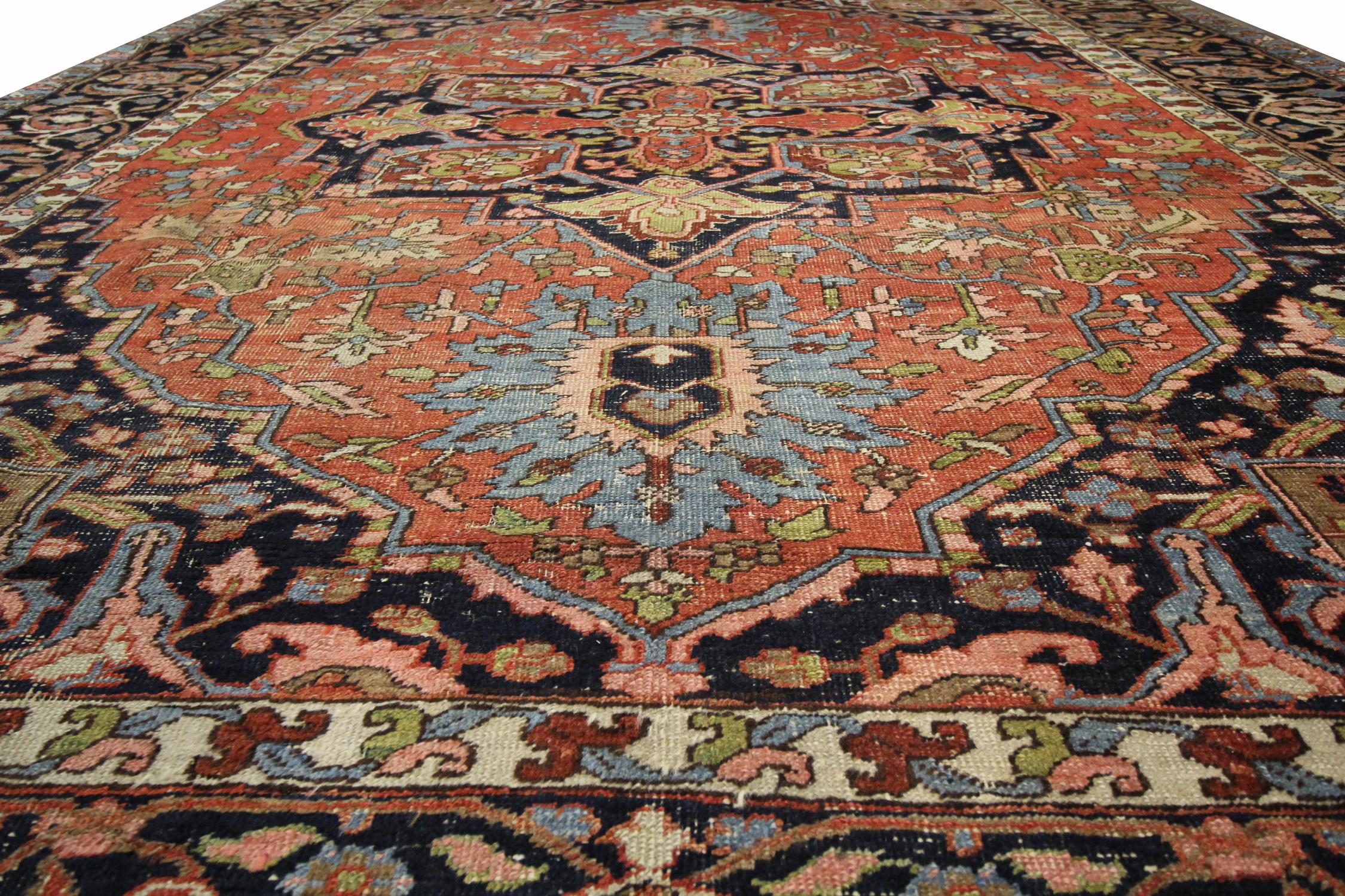 Großer antiker Orientteppich, handgewebt, traditioneller Stil  Wolle (Ende des 20. Jahrhunderts) im Angebot