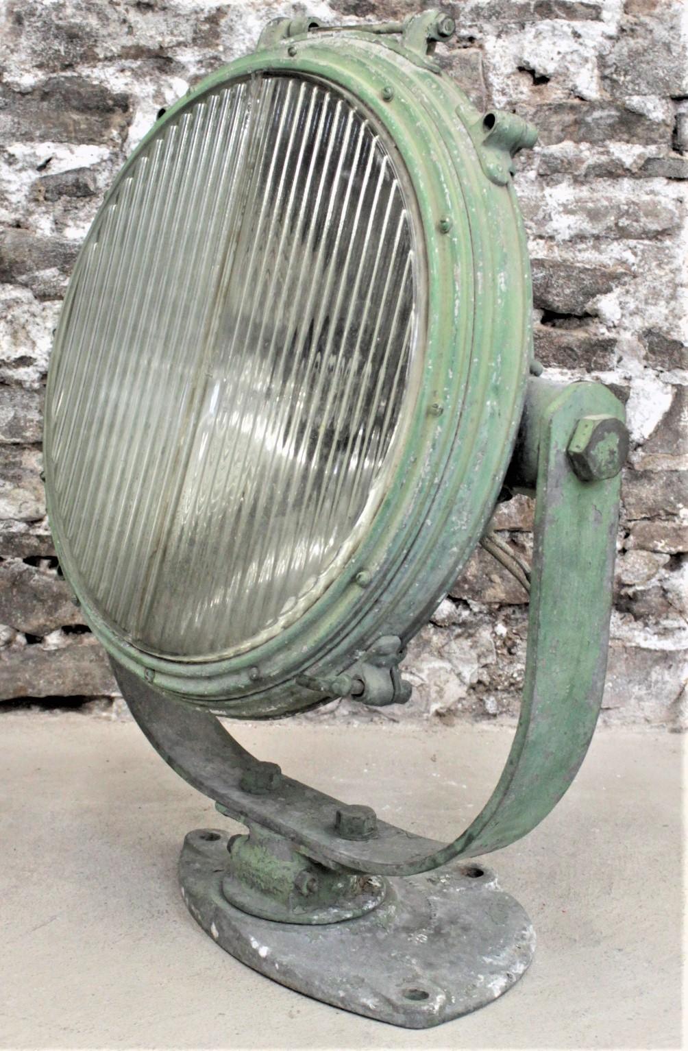 Industriel Grande Antiquité récupérée Pyle National Co. Lampe nautique ou marine en vente