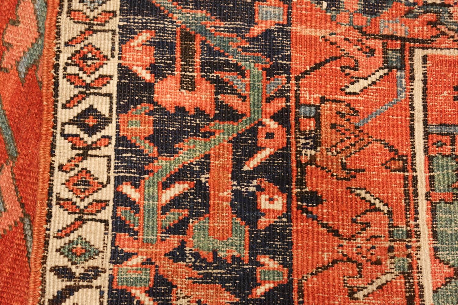 Antique Serapi Persian Rug. Size:  11 ft x 16 ft 3 in  In Good Condition For Sale In New York, NY