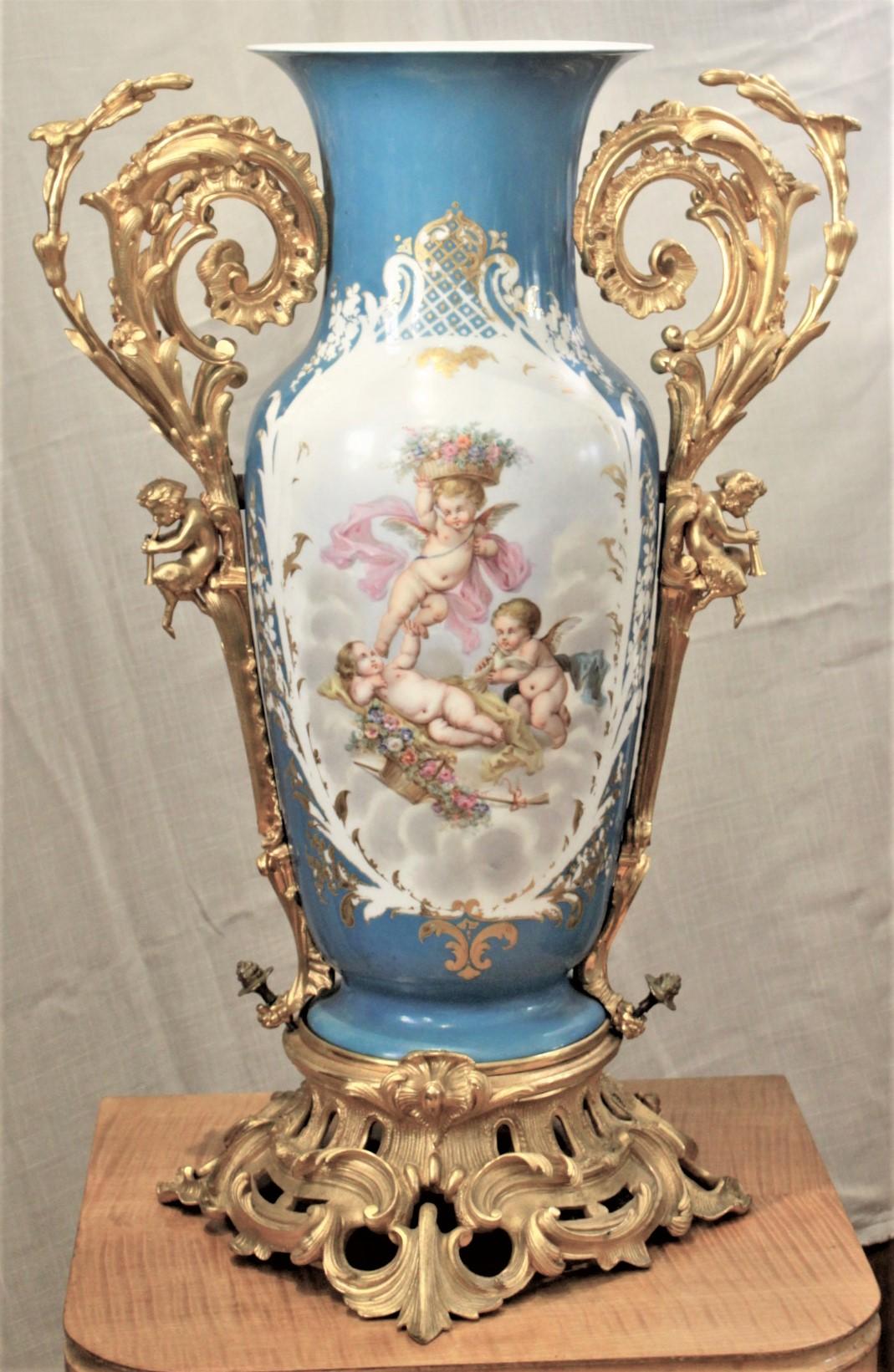 dessin vase antique