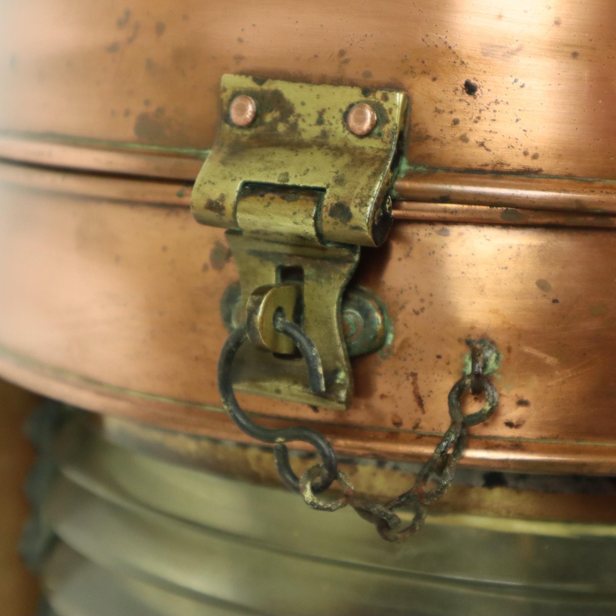 Large Antique Ship Lamp Lantern Red Copper Memorabilia In Fair Condition For Sale In Poperinge, BE