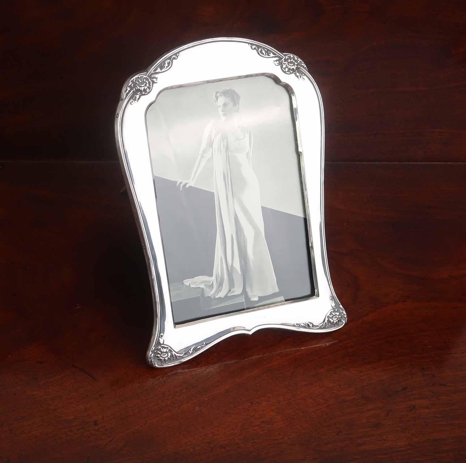 Other Large Antique Silver Photograph Frame. English. Dated 1919 For Sale
