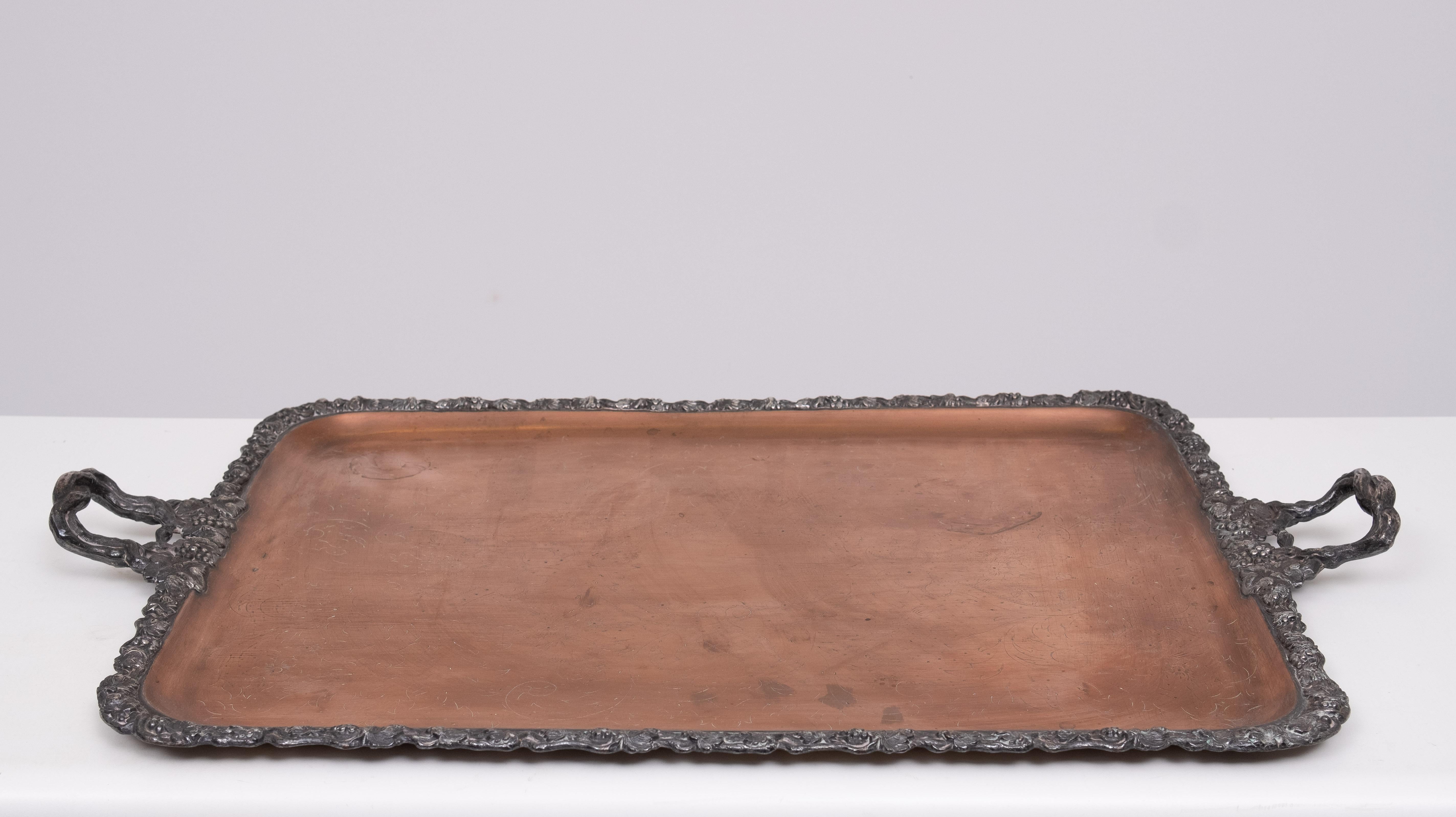 Bandeja de servir grande y antigua chapada en plata sobre cobre  Francia en venta 1