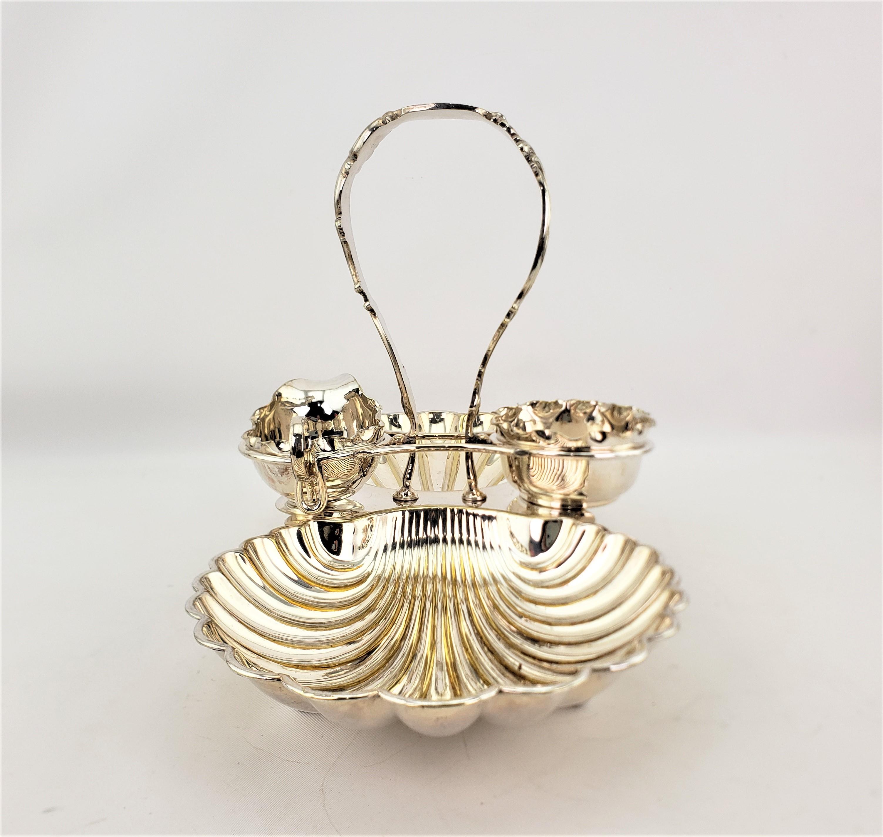 XX secolo Grande server antico in argento placcato R Rugg o Rew English Berry Server con design a conchiglia in vendita