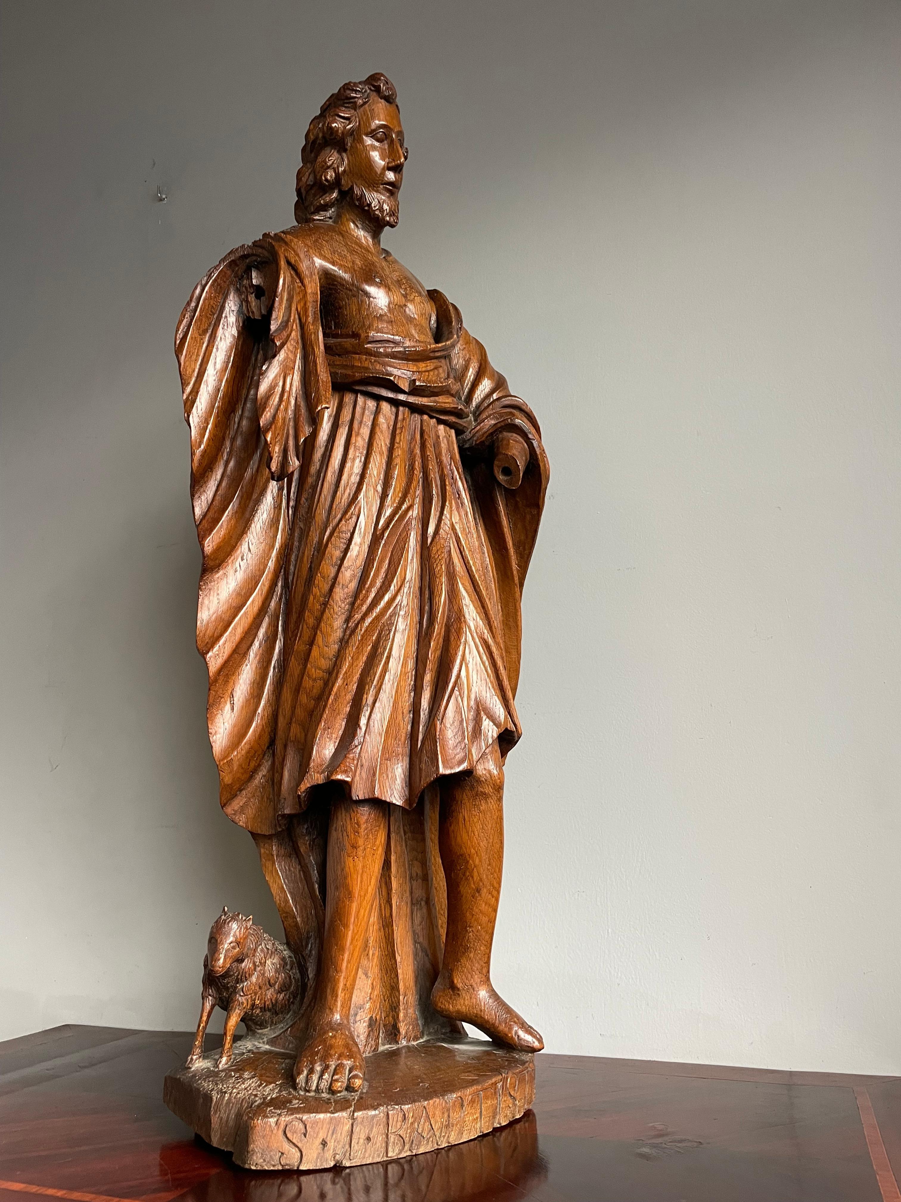 Grande sculpture ancienne en Oak doux de Saint Johns w. Agneau de Dieu 1850 en vente 2
