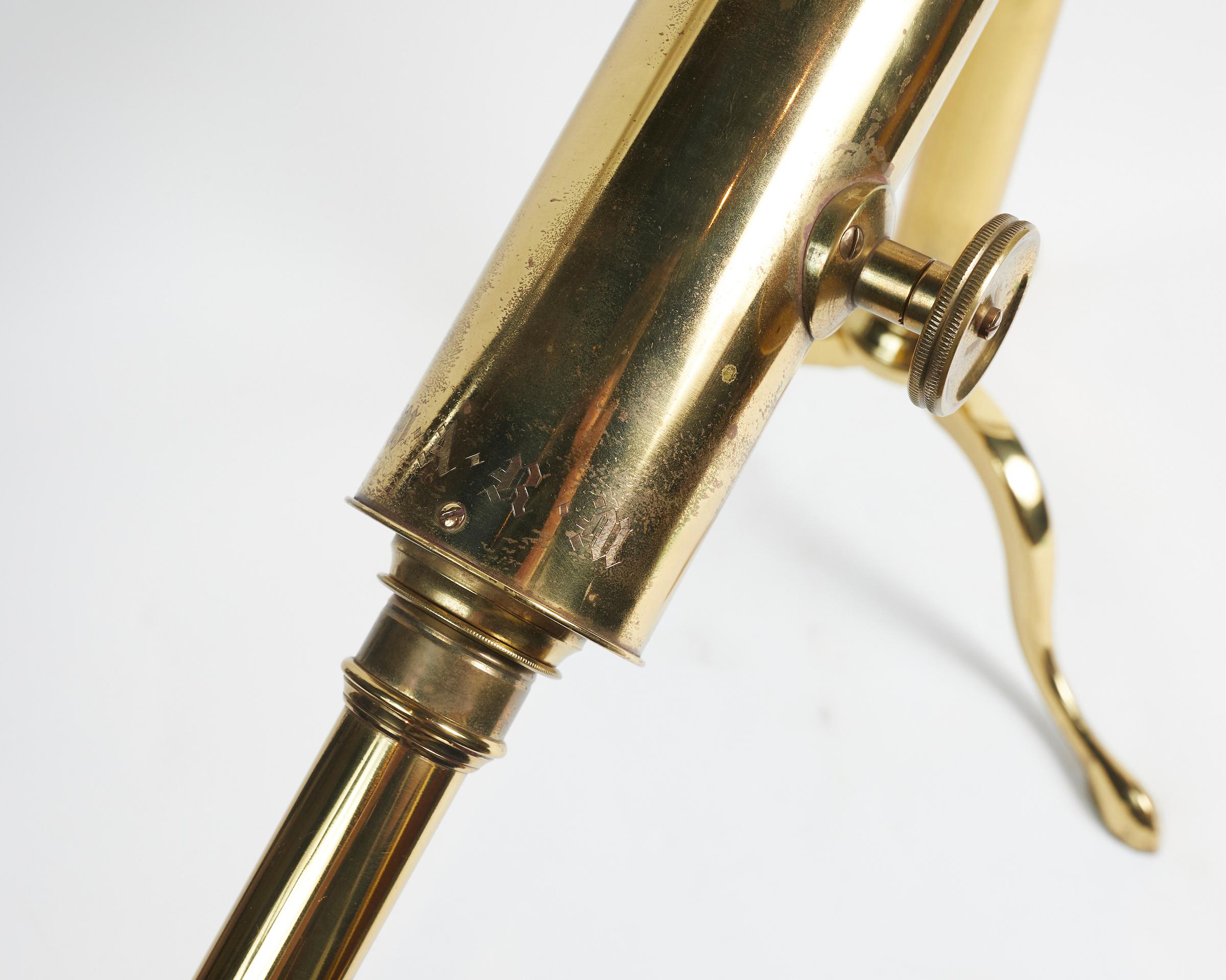 Large Antique Solid Brass Library Telescope  by Broadhurst, Clarkson and Co In Good Condition For Sale In Montreal, QC