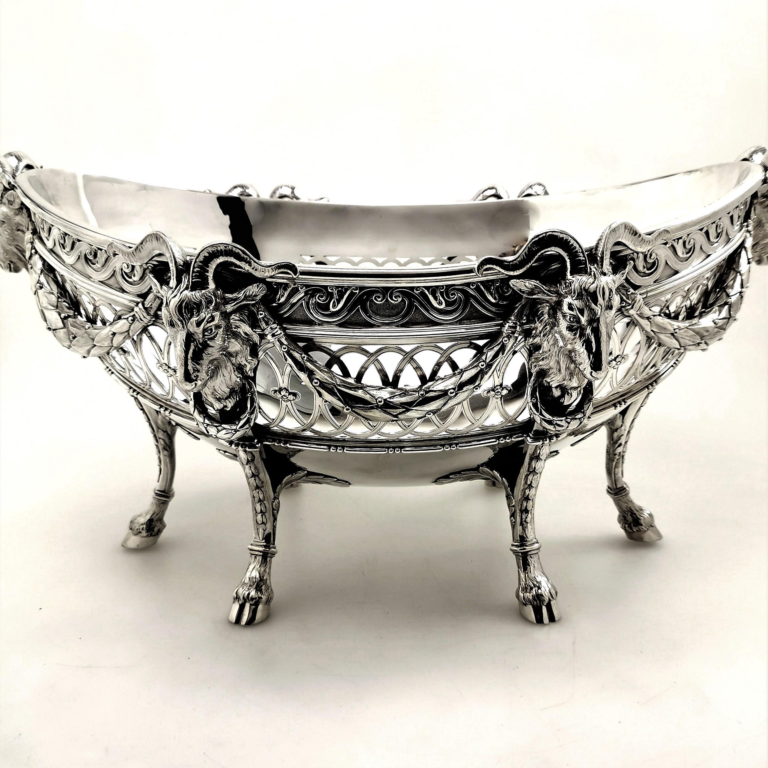 Large Antique Solid Silver Bowl / Centrepiece 1912 Rams Heads Heavy In Good Condition In London, GB