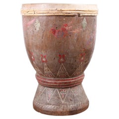 Grand tambour de cérémonie ancien en bois d'Asie du Sud-Est