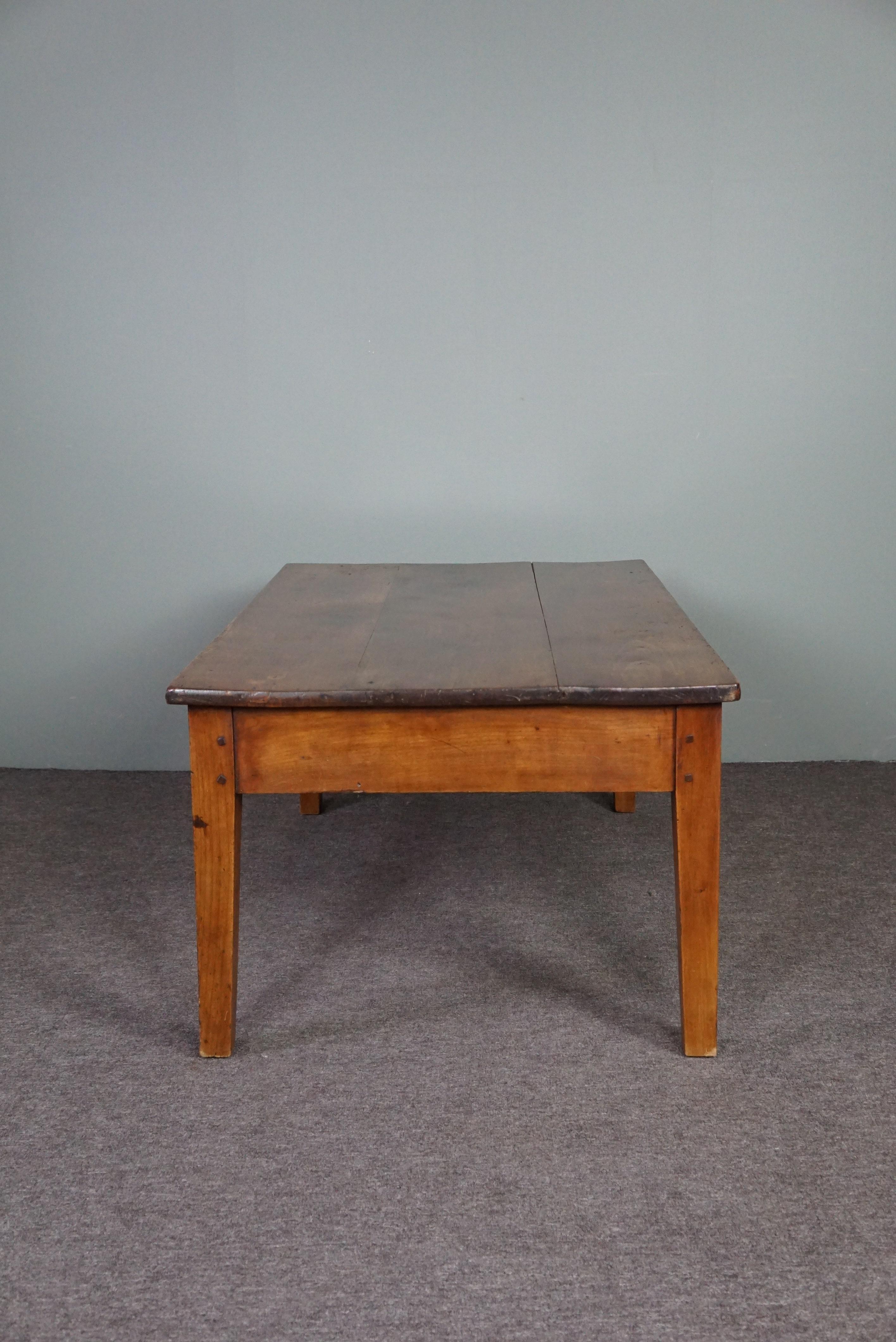 20th Century Large antique Southern European coffee table For Sale