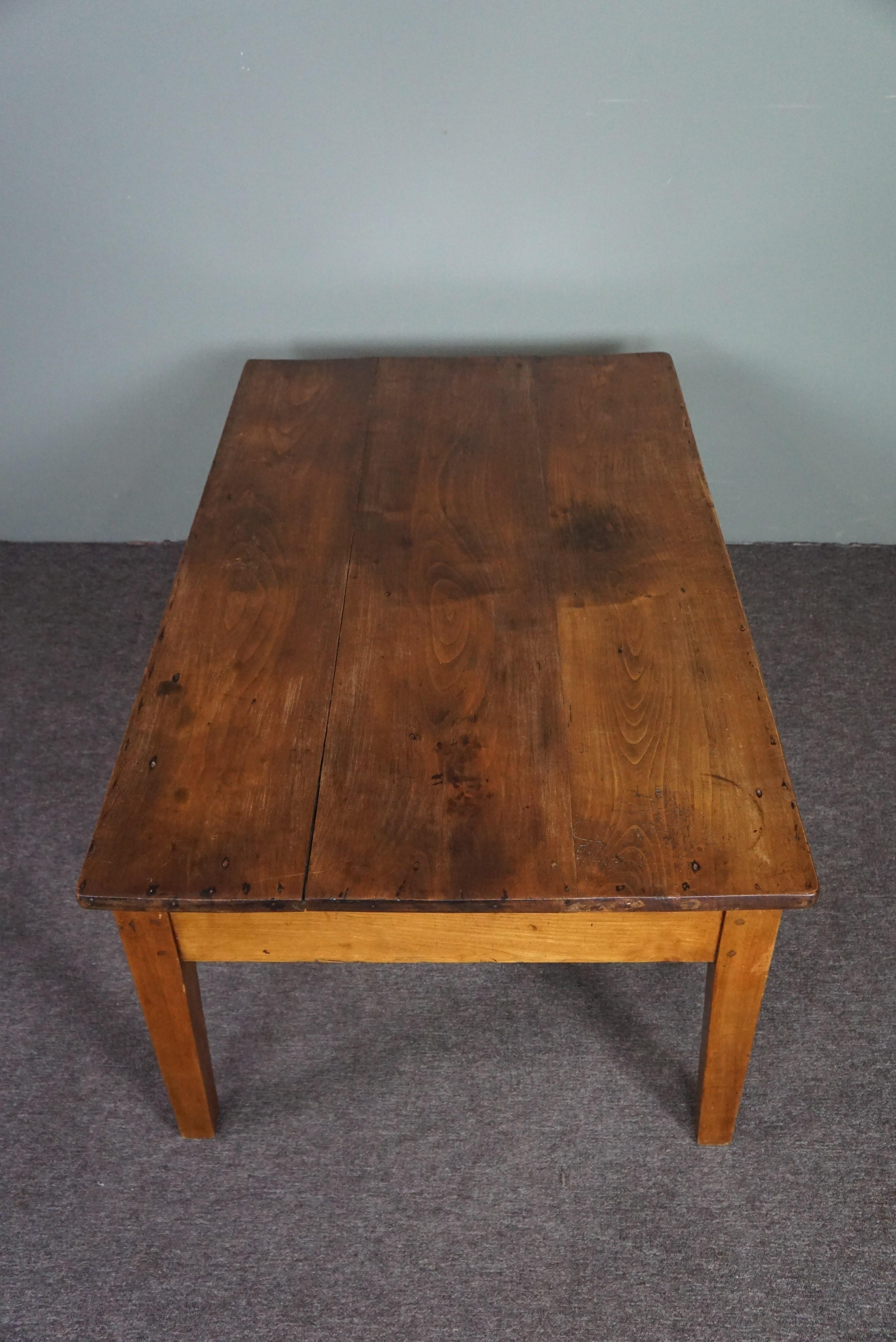 Large antique Southern European coffee table For Sale 2