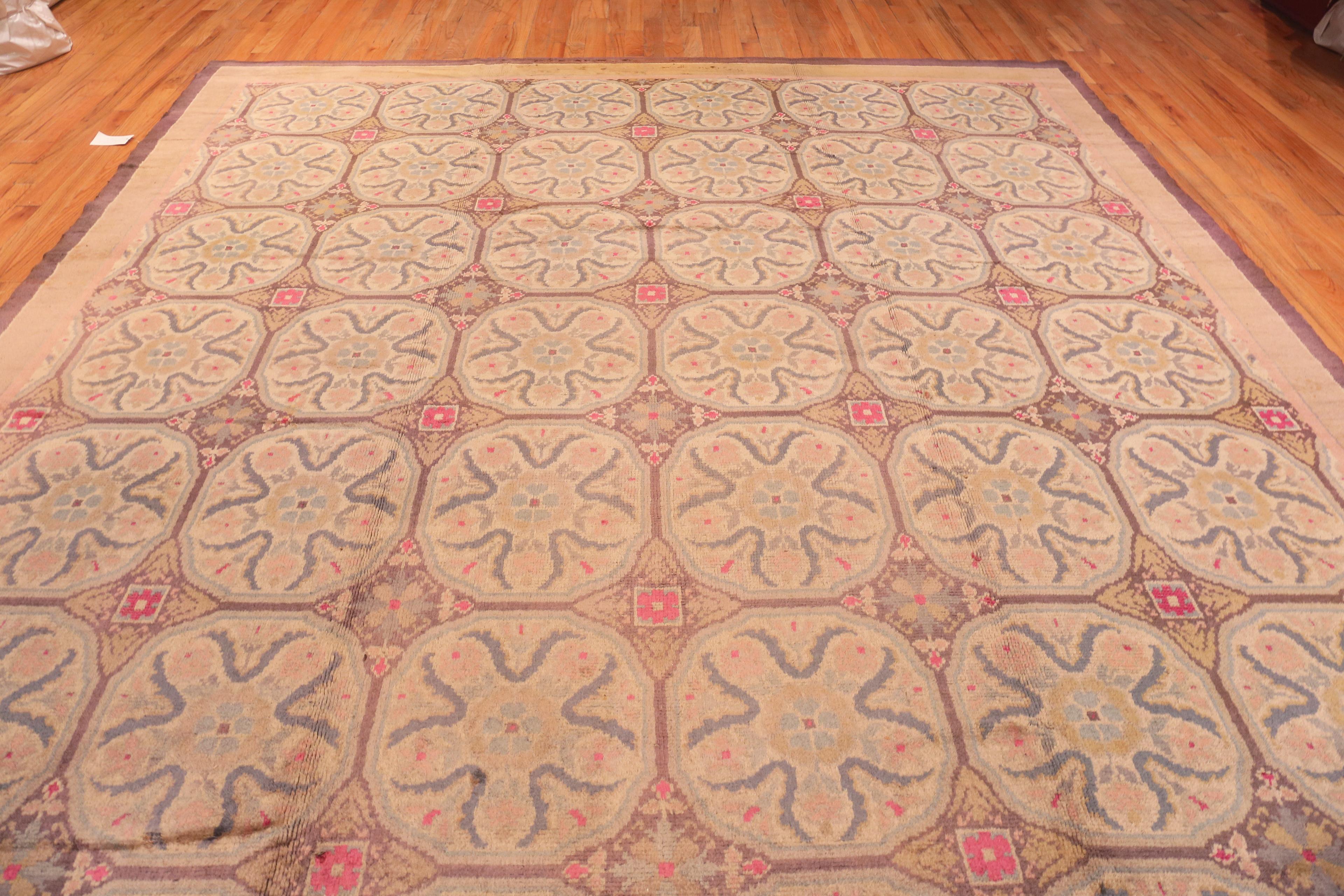Large Antique Spanish Rug. 11 ft 5 in x 17 ft 10 in  In Good Condition For Sale In New York, NY