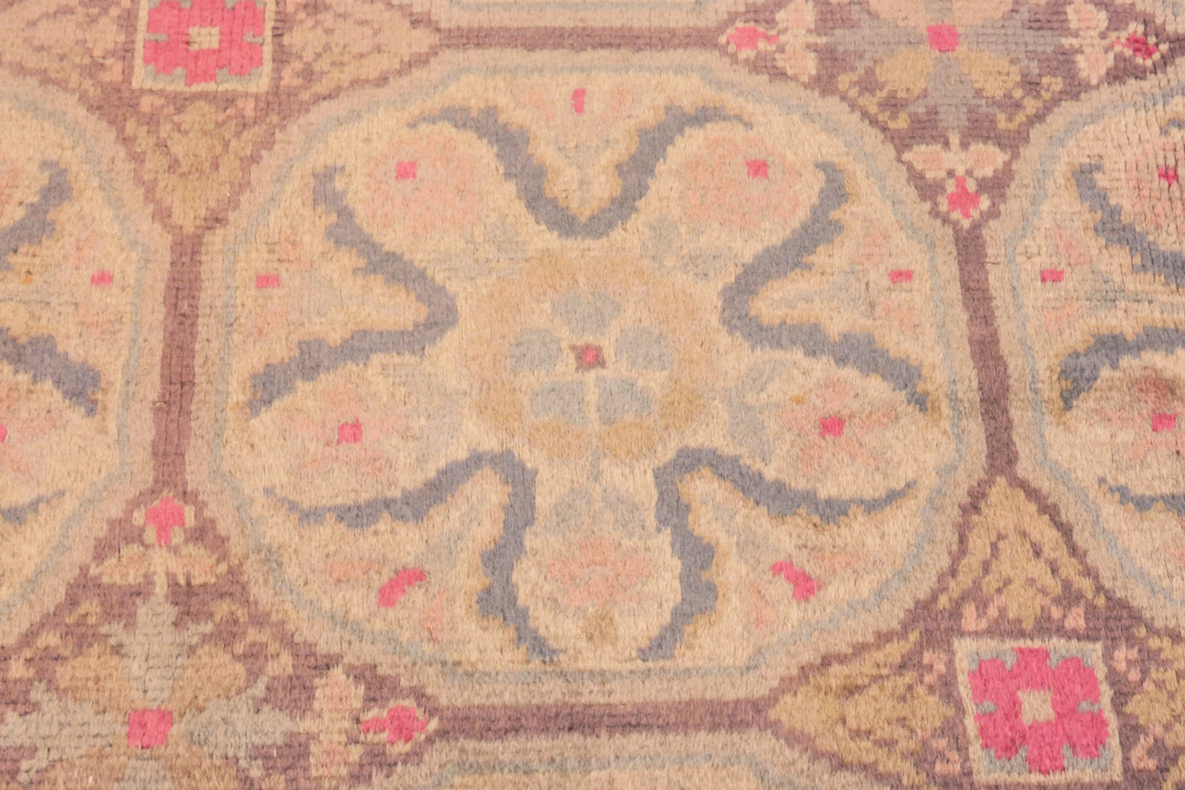 Großer antiker spanischer Teppich. 11 ft 5 in x 17 ft 10 in  (20. Jahrhundert) im Angebot
