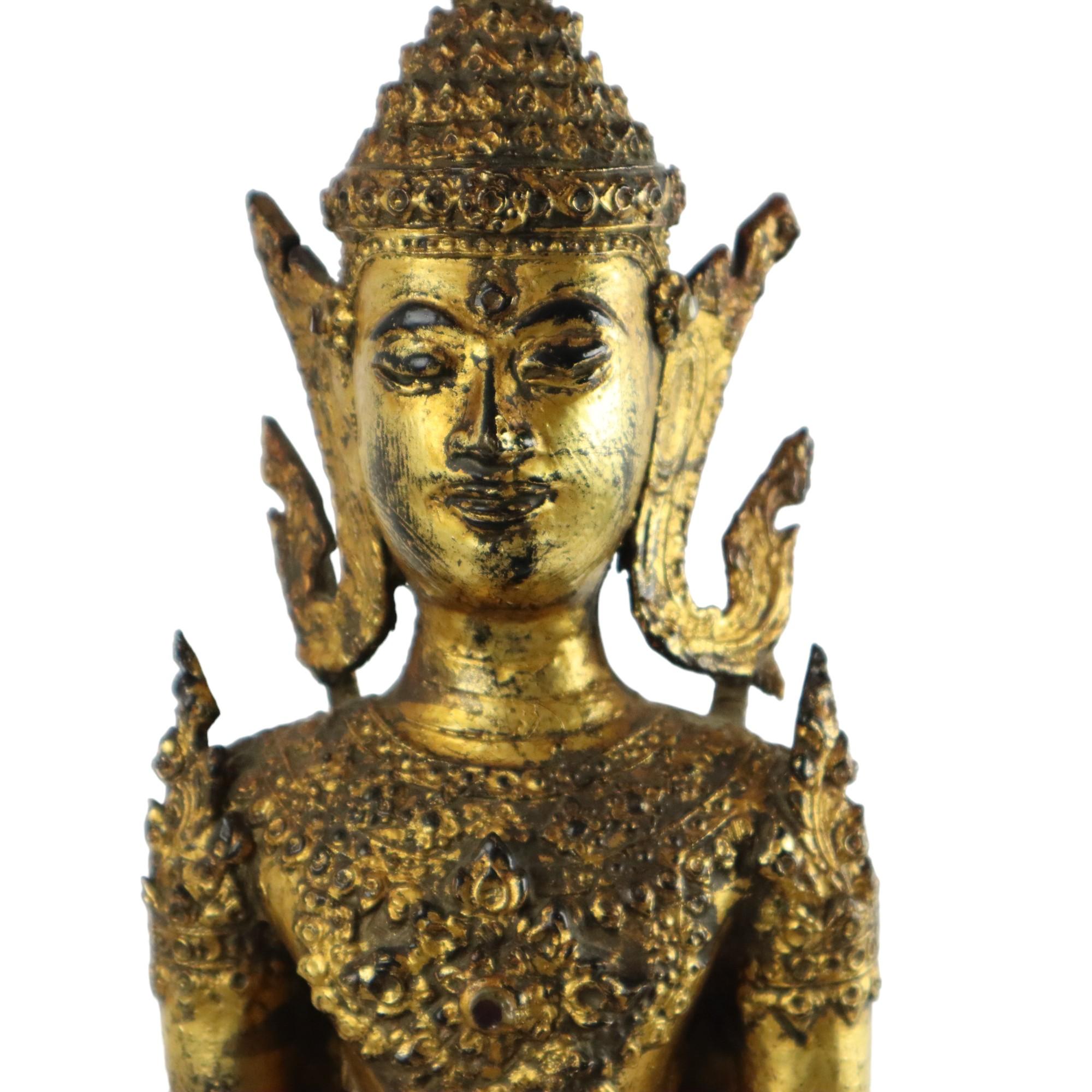 Thailandese Grande Buddha antico in piedi in bronzo con oro 24 carati Rattanakosin 63 cm in vendita