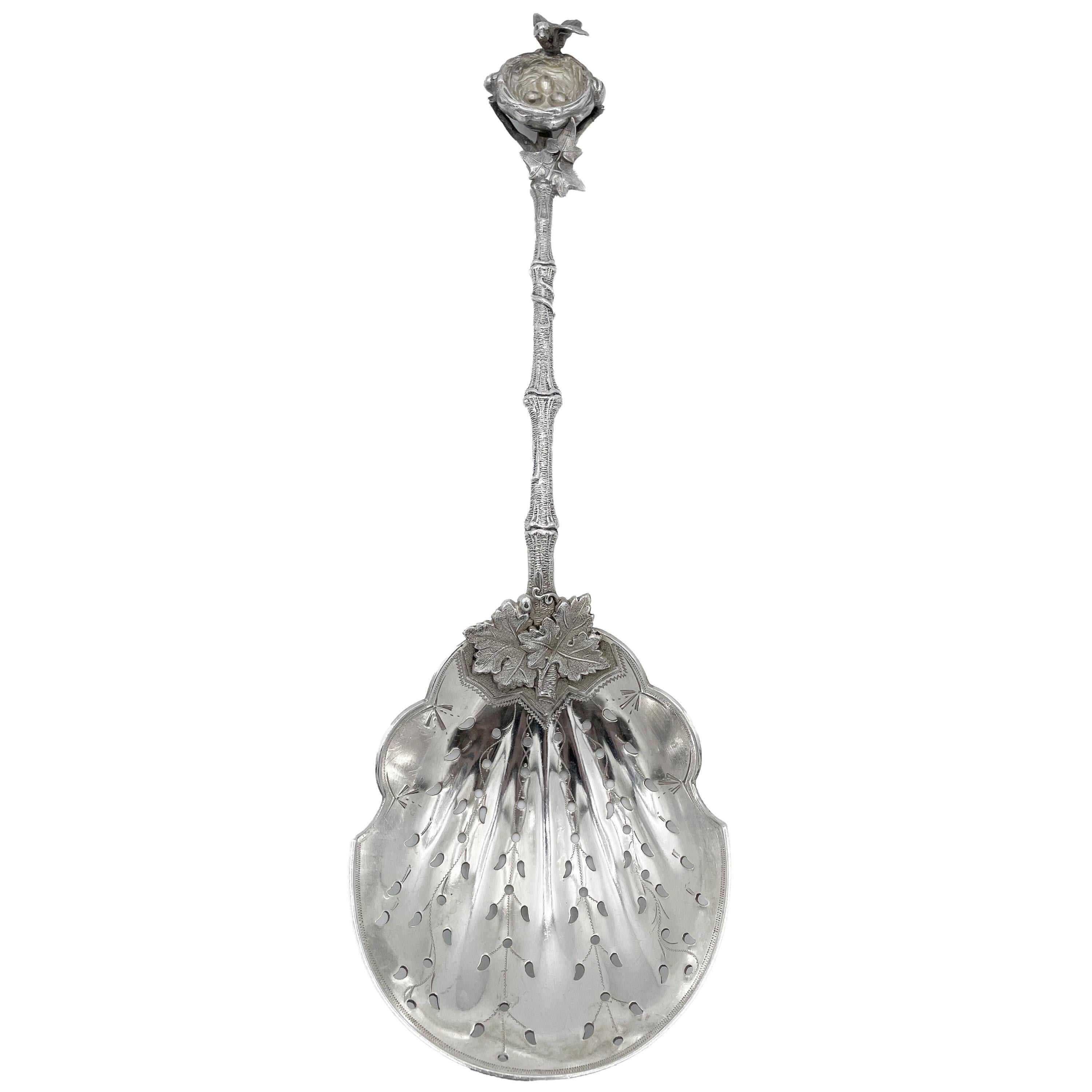Une très rare cuillère à glace en argent sterling de grande taille, de type 