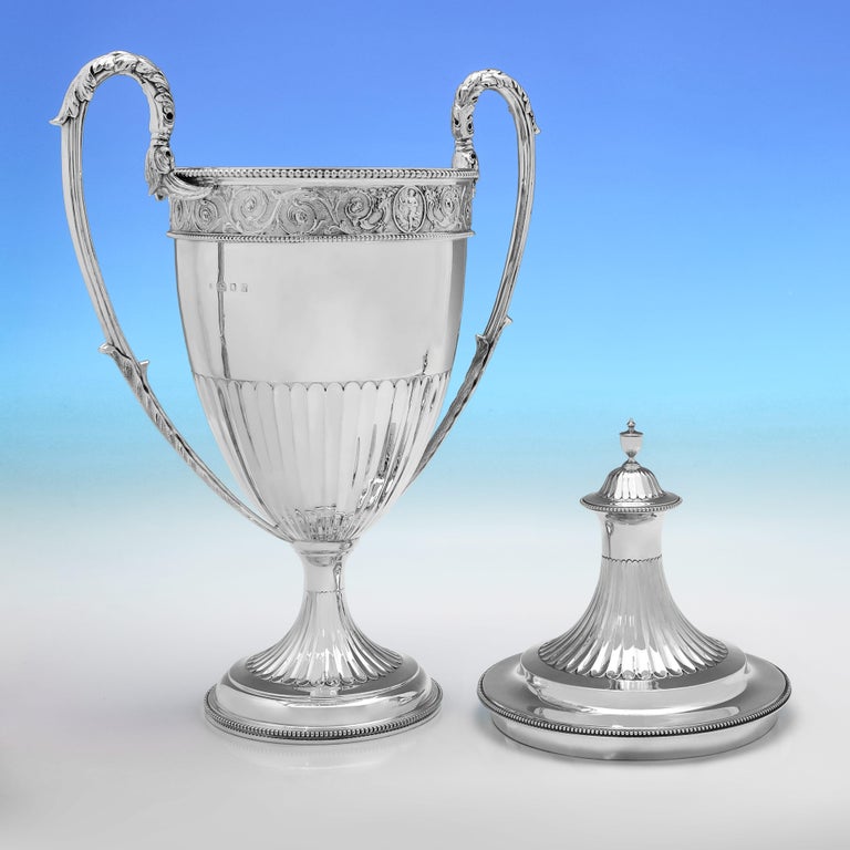 Ancien Trophée Grande Coupe en Métal Argenté Vintage An 50's