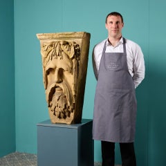 Gran piedra clave antigua de gres atribuida a Blanchard