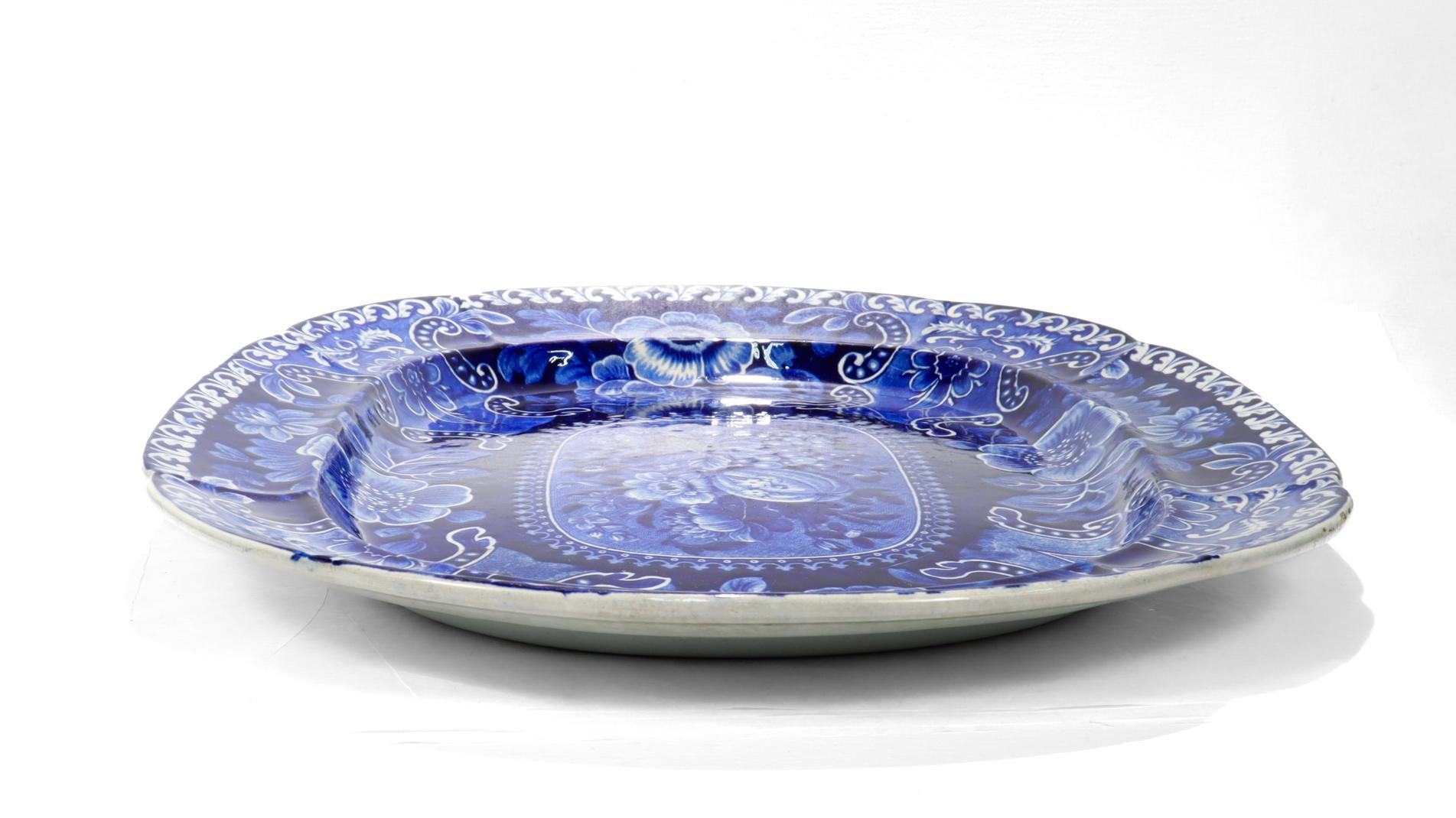 Große antike Stubbs 'Früchte und Blumen' Blaue Transferware-Platte oder Serviertablett im Angebot 4