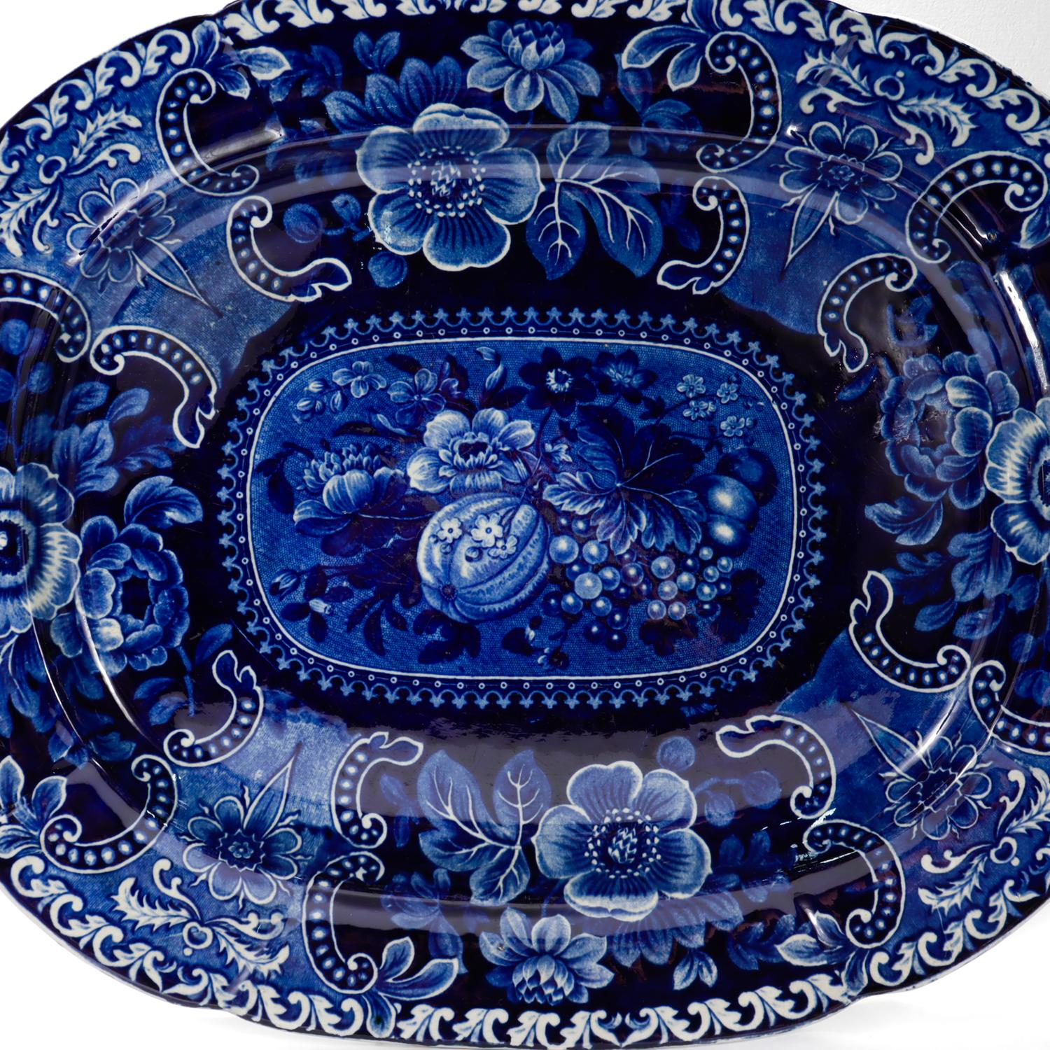 Große antike Stubbs 'Früchte und Blumen' Blaue Transferware-Platte oder Serviertablett (Britisch) im Angebot