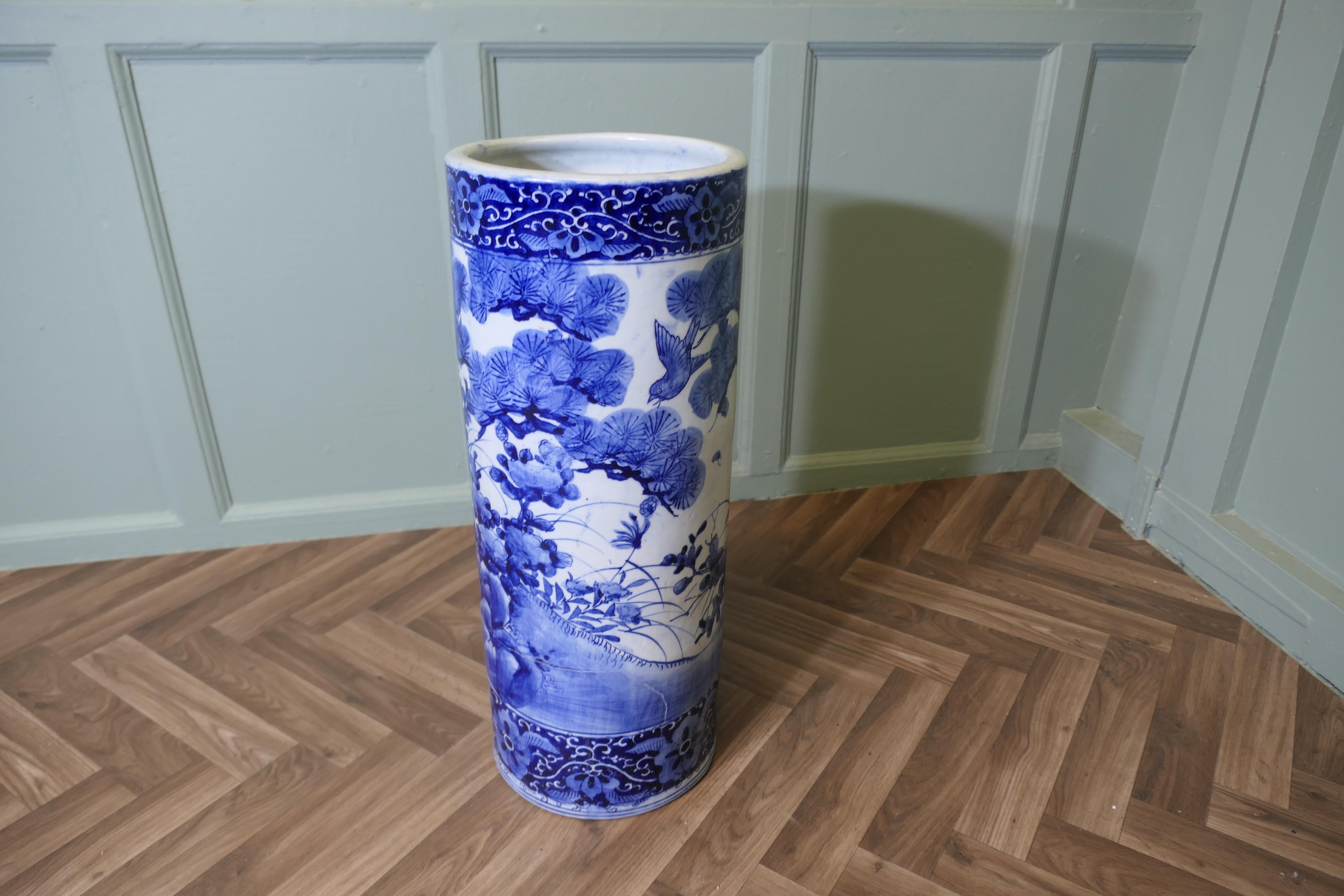 20th Century Large Antique Style Willow Pattern Design Floor Vase, Umbrella Stand For Sale