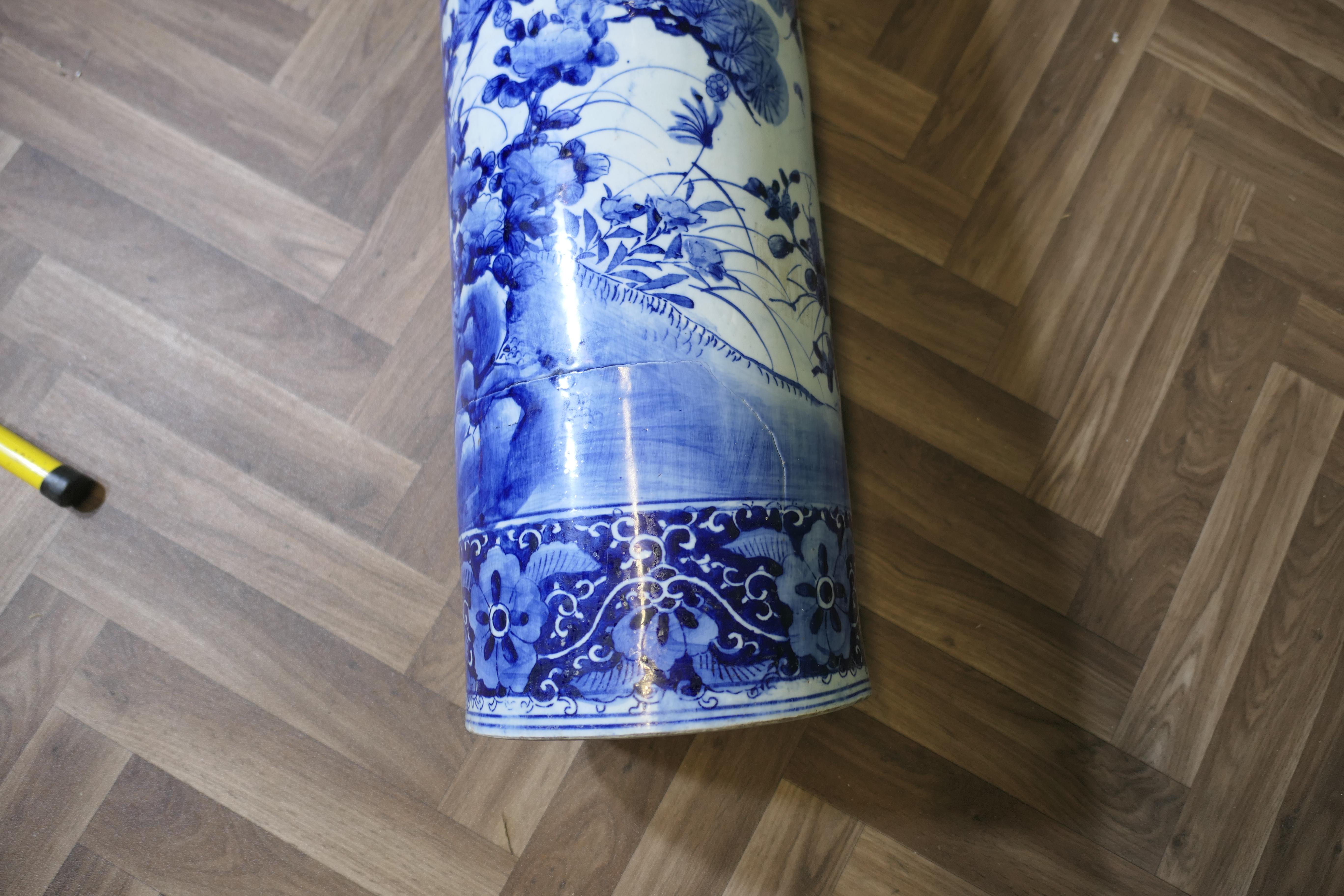 Large Antique Style Willow Pattern Design Floor Vase, Umbrella Stand For Sale 2